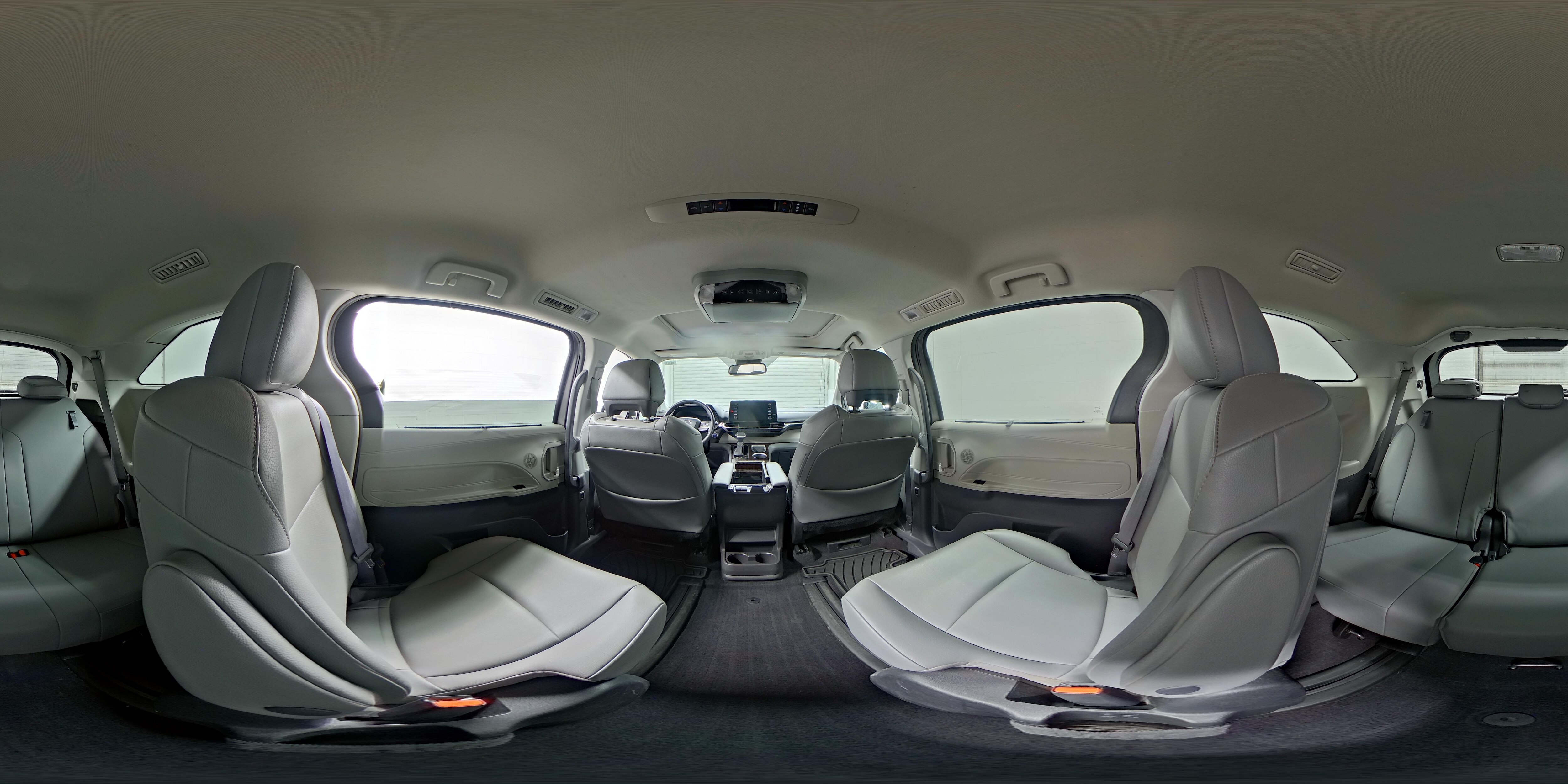 2022 Toyota Sienna XLE - Photo 28