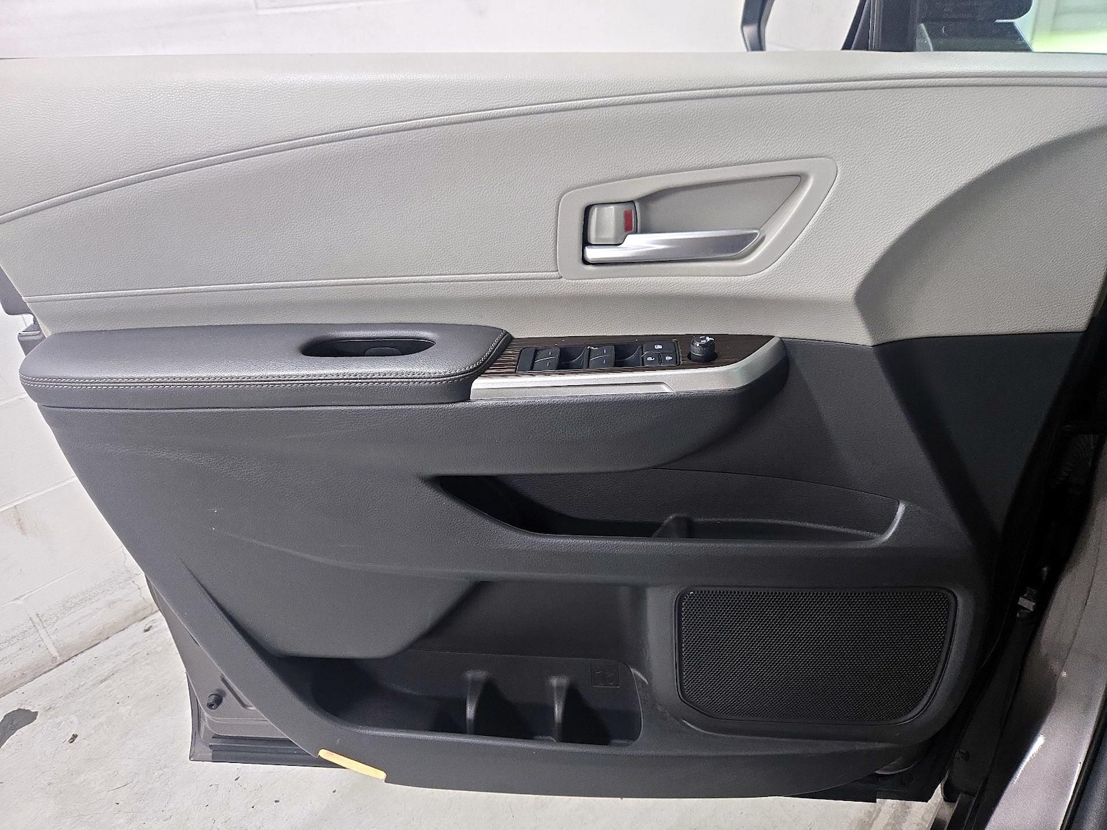 2022 Toyota Sienna XLE - Photo 13