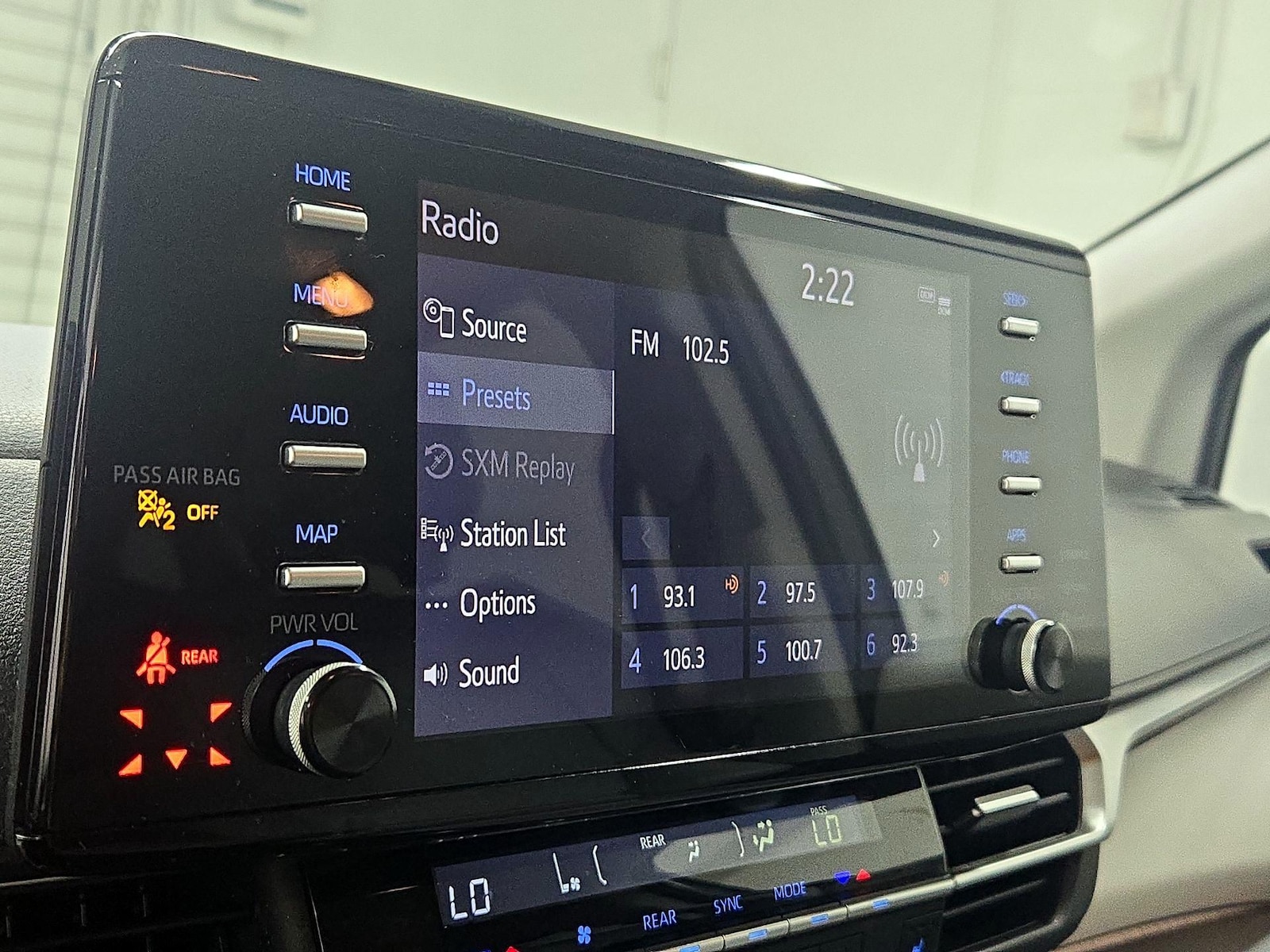 2022 Toyota Sienna XLE - Photo 16