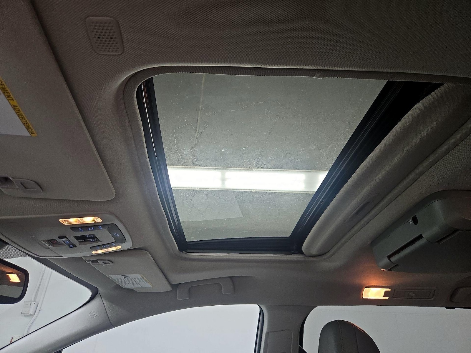 Sunroof(s) & Overhead Airbags