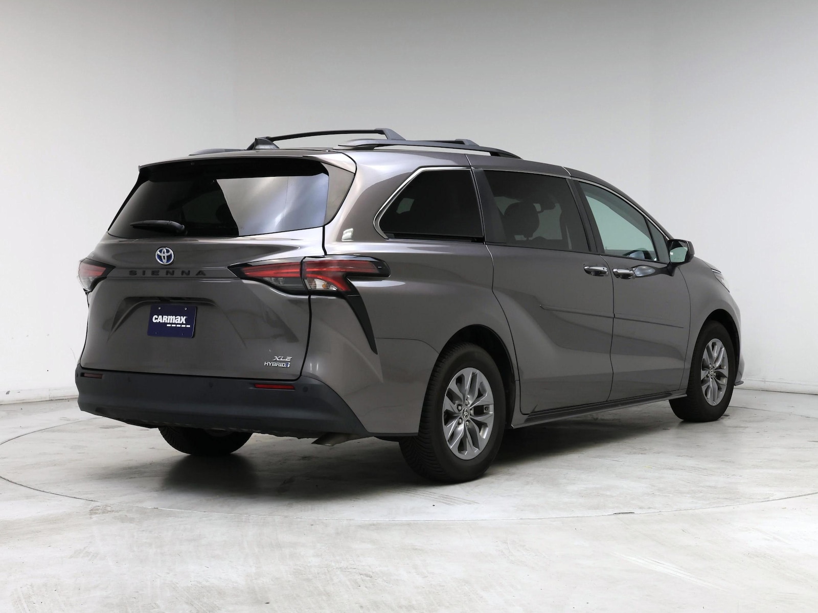 2022 Toyota Sienna XLE - Photo 9