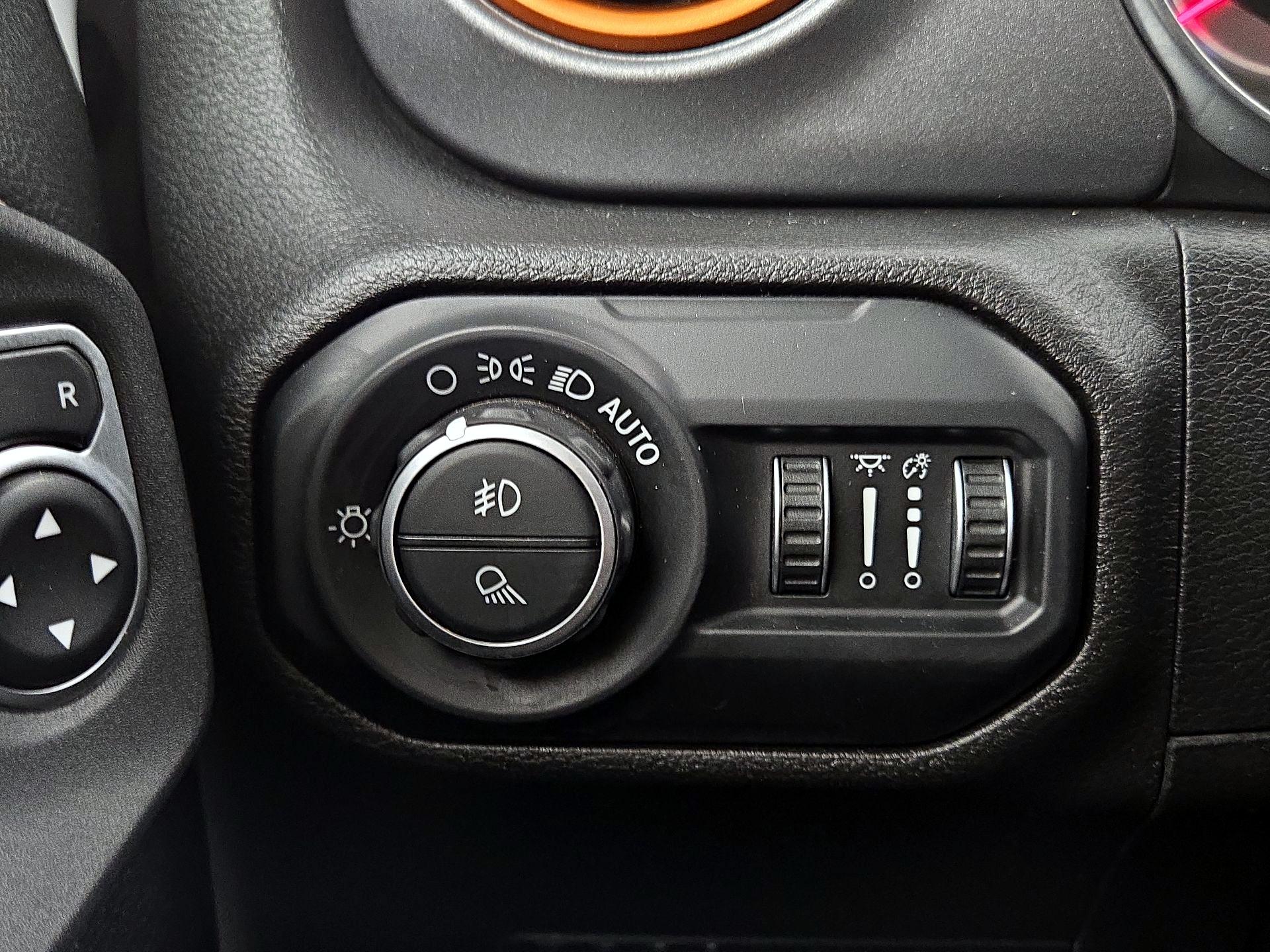 Thumbnail: 2020 Jeep Gladiator - 13
