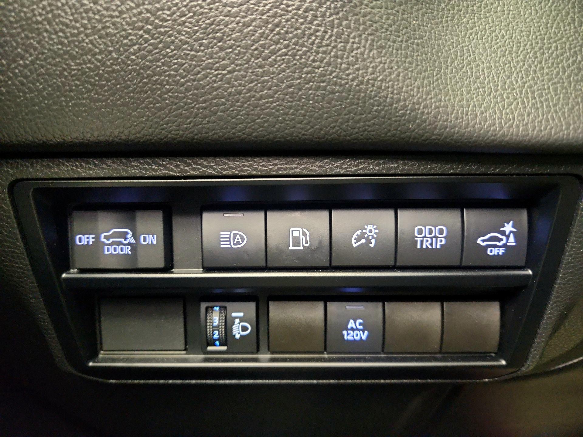 Thumbnail: 2023 Toyota Sequoia - 13