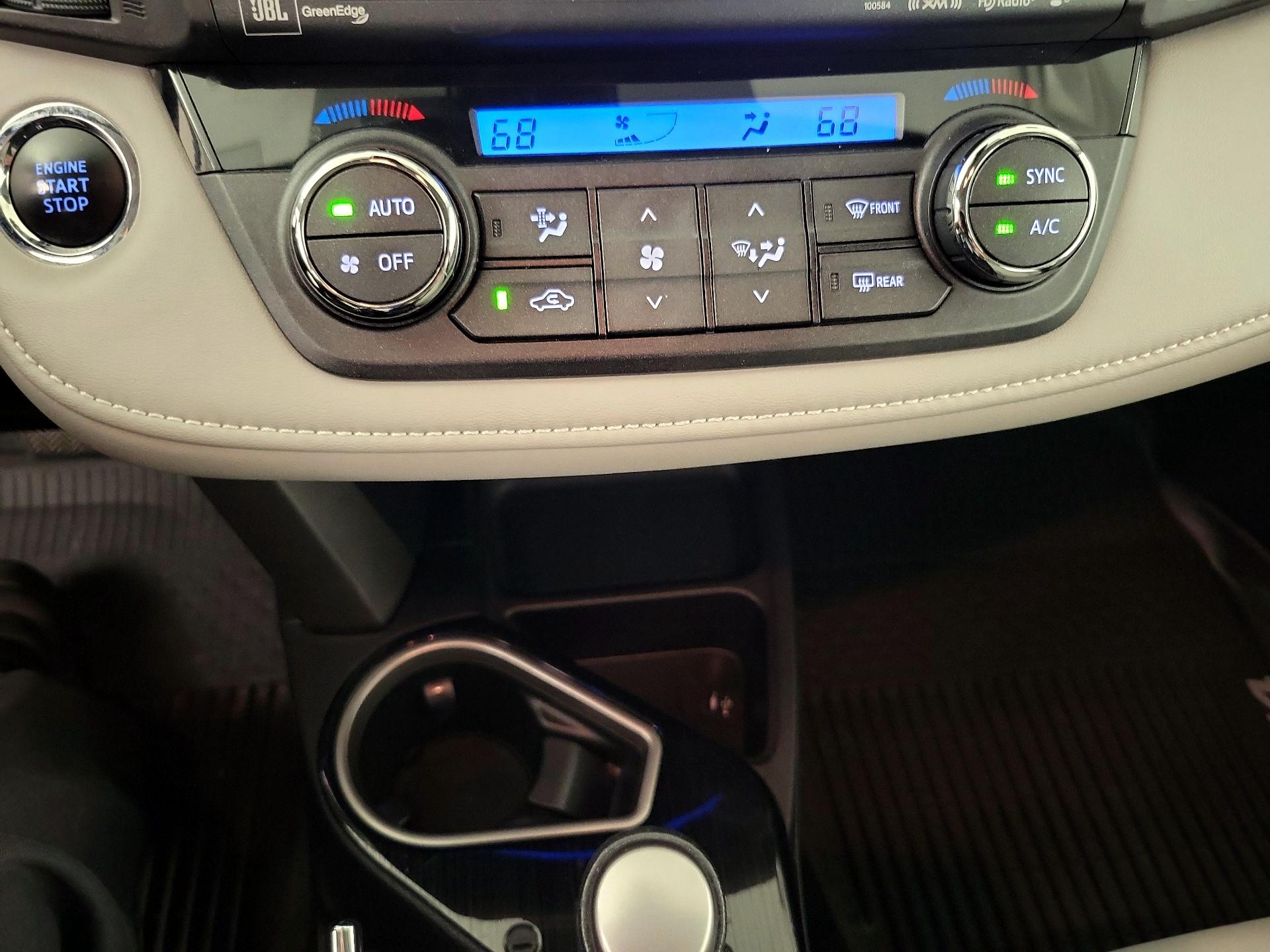 Thumbnail: 2016 Toyota RAV4 - 15