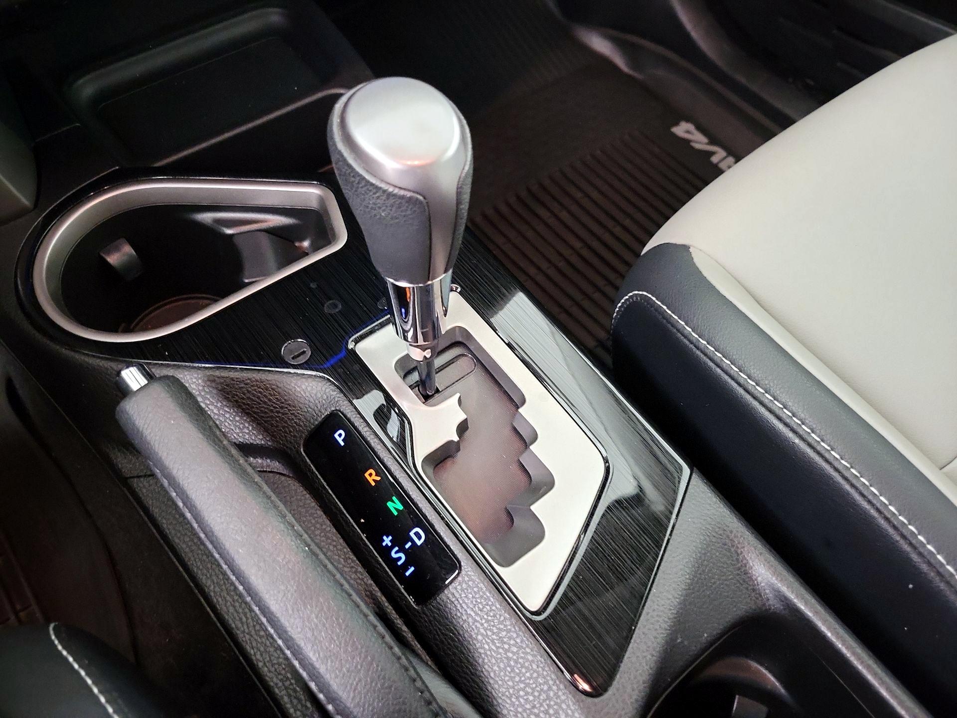 Thumbnail: 2016 Toyota RAV4 - 16
