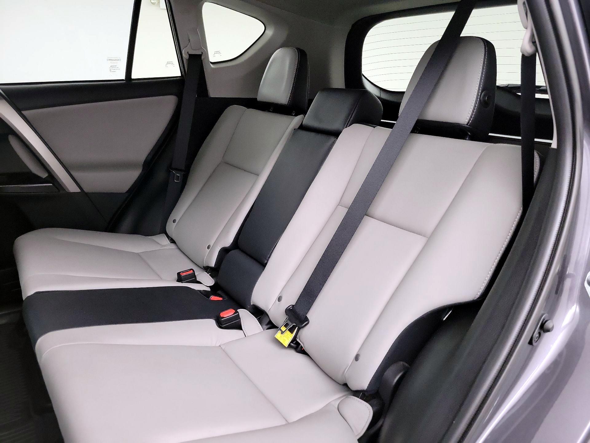Thumbnail: 2016 Toyota RAV4 - 19