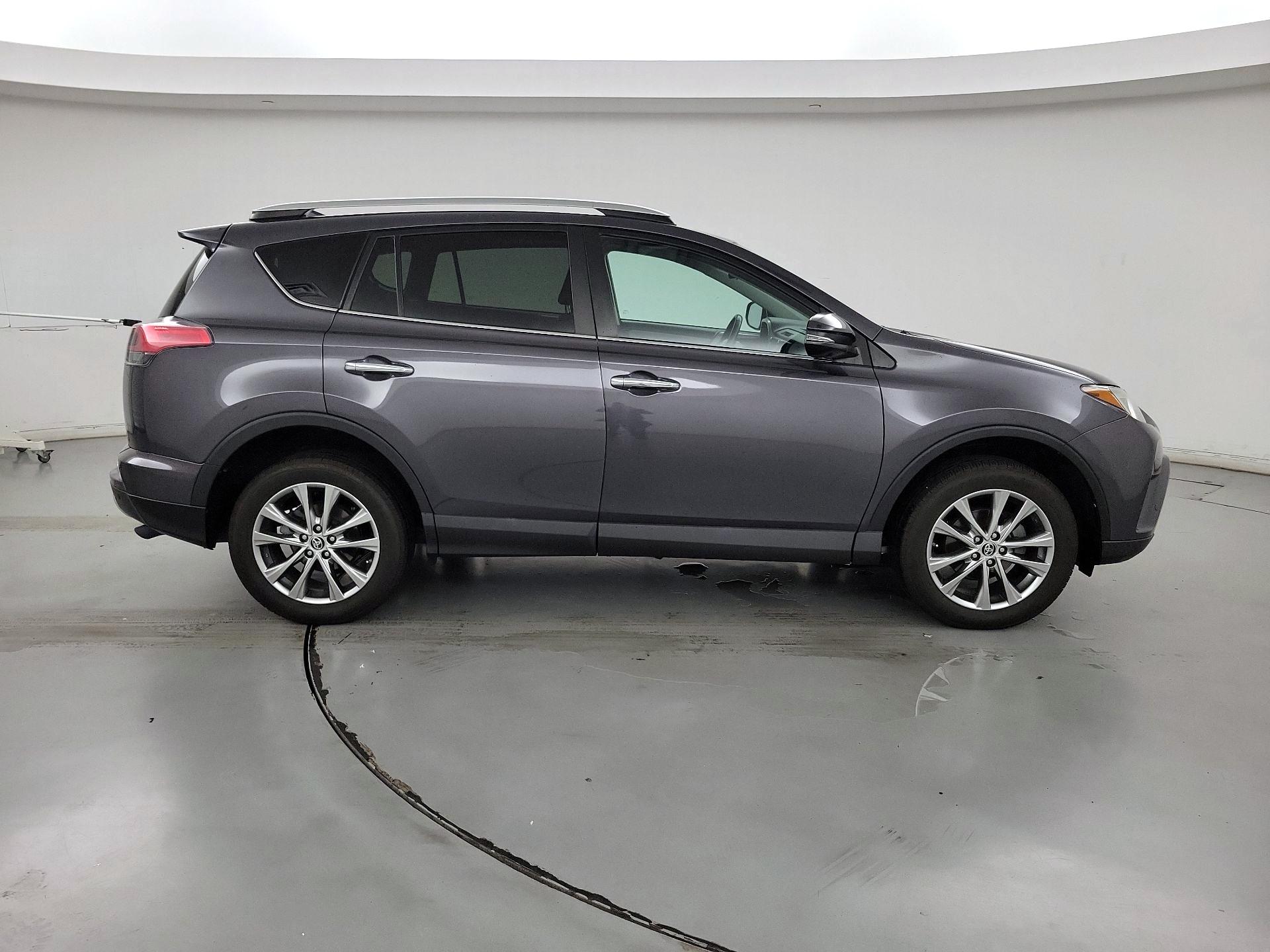 Thumbnail: 2016 Toyota RAV4 - 4