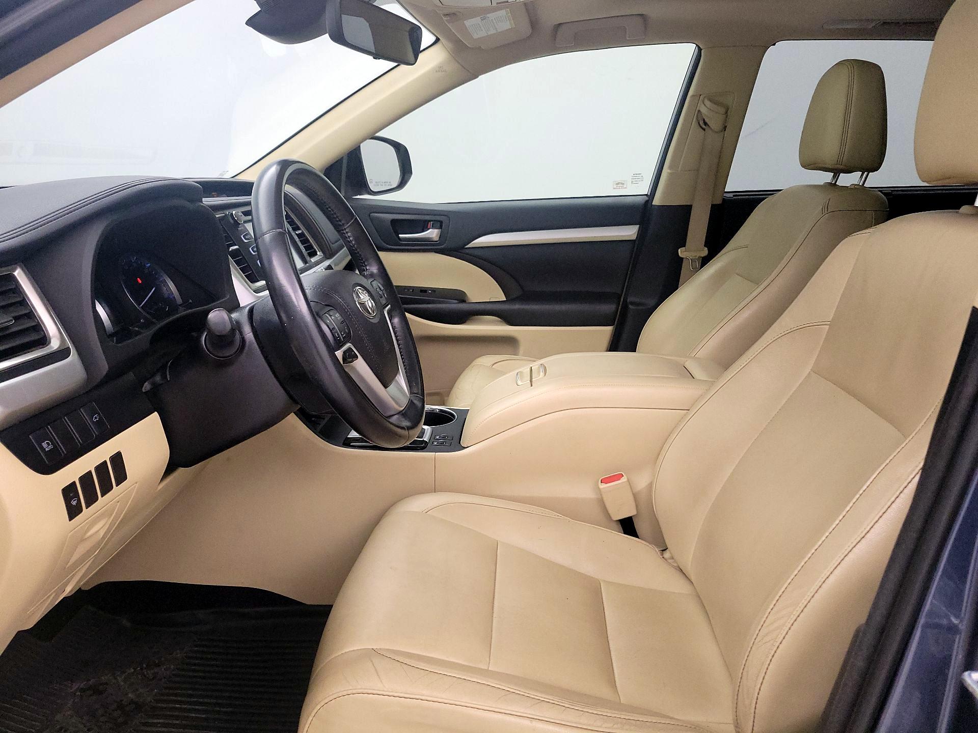 Thumbnail: 2018 Toyota Highlander - 11