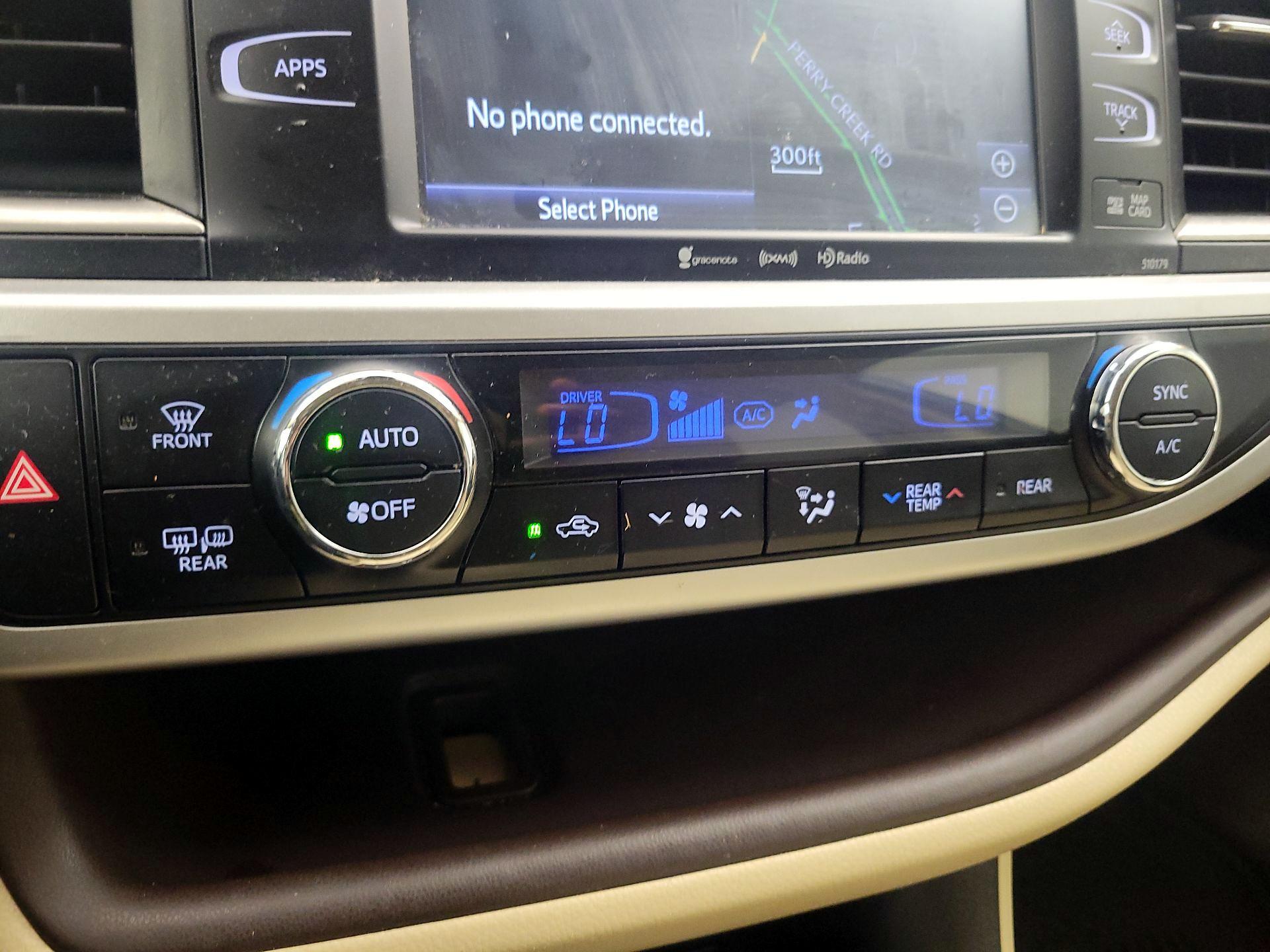 Thumbnail: 2018 Toyota Highlander - 16