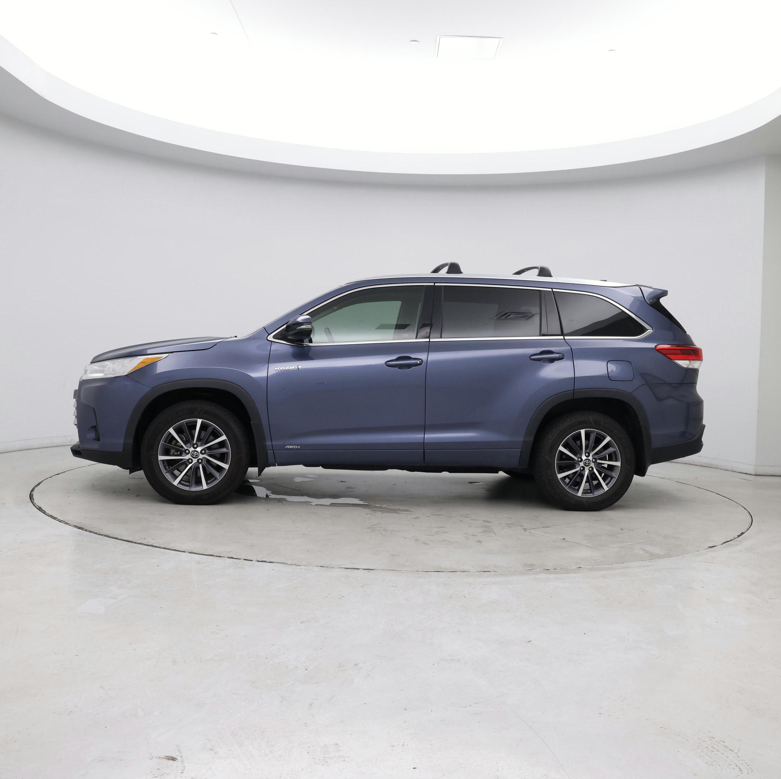 Thumbnail: 2018 Toyota Highlander - 3