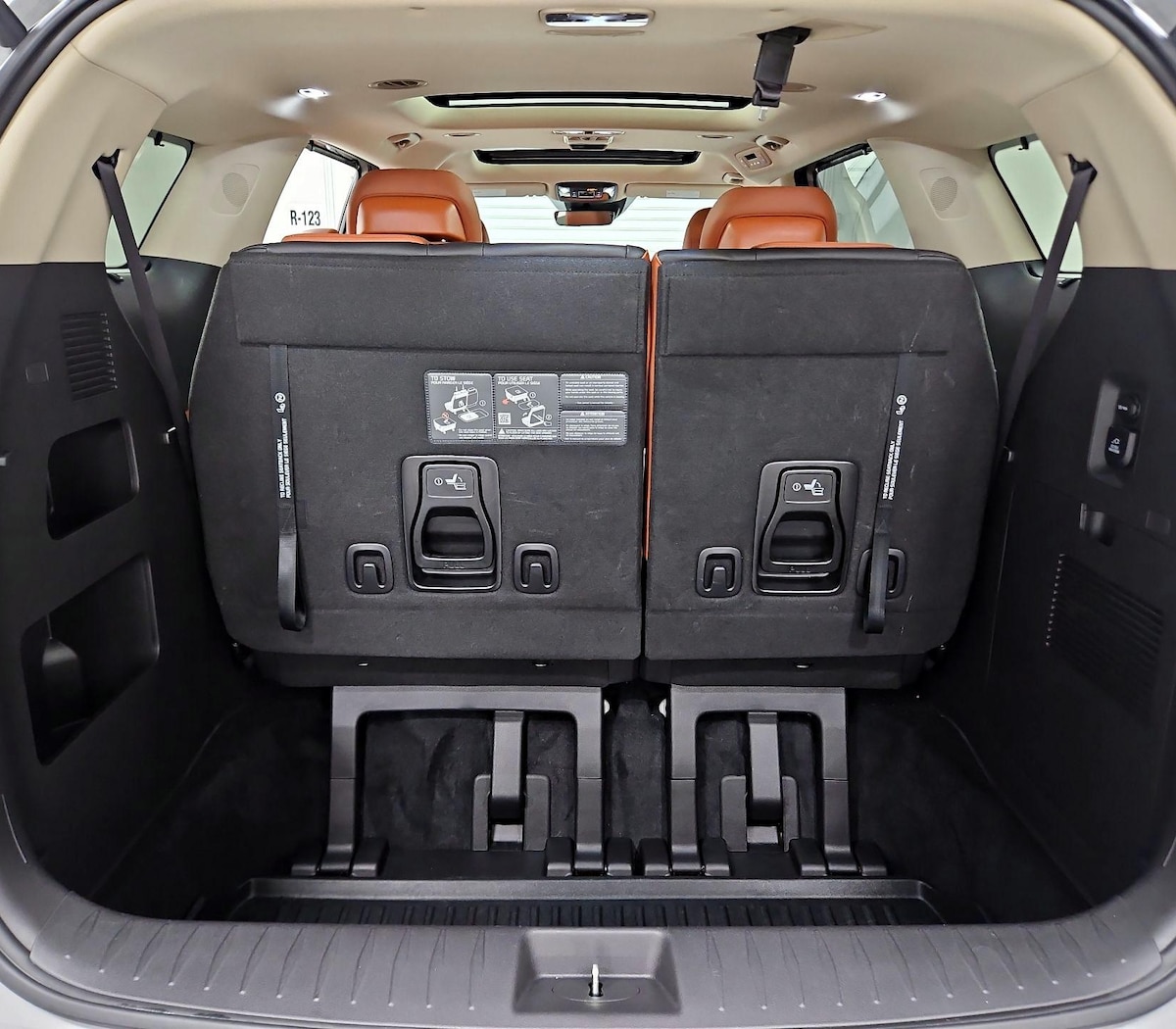 Trunk/Cargo (Seats Up)
