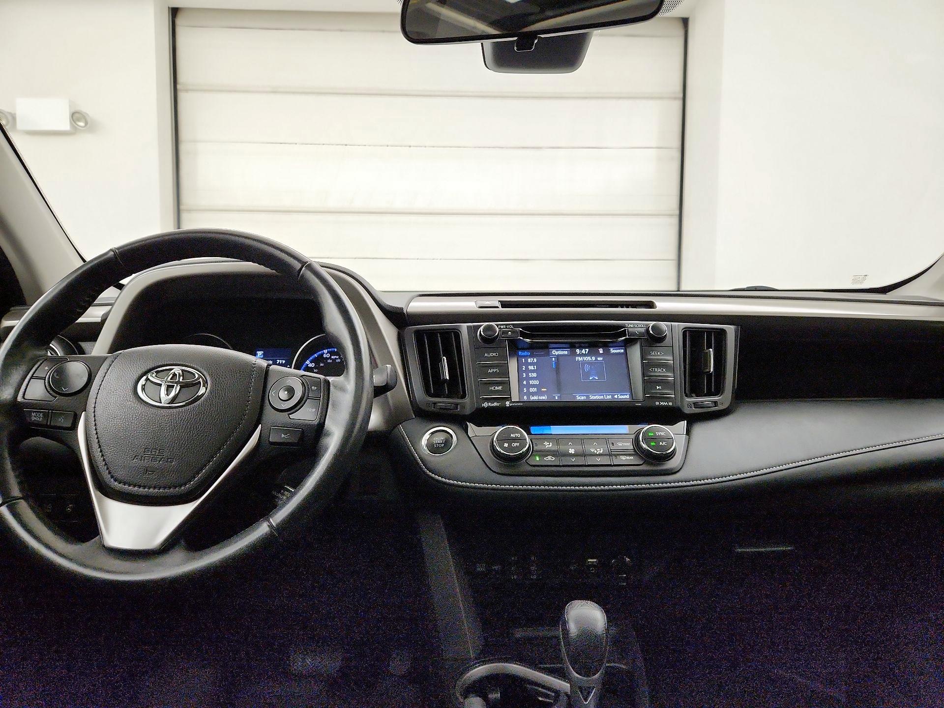 Thumbnail: 2018 Toyota RAV4 - 9