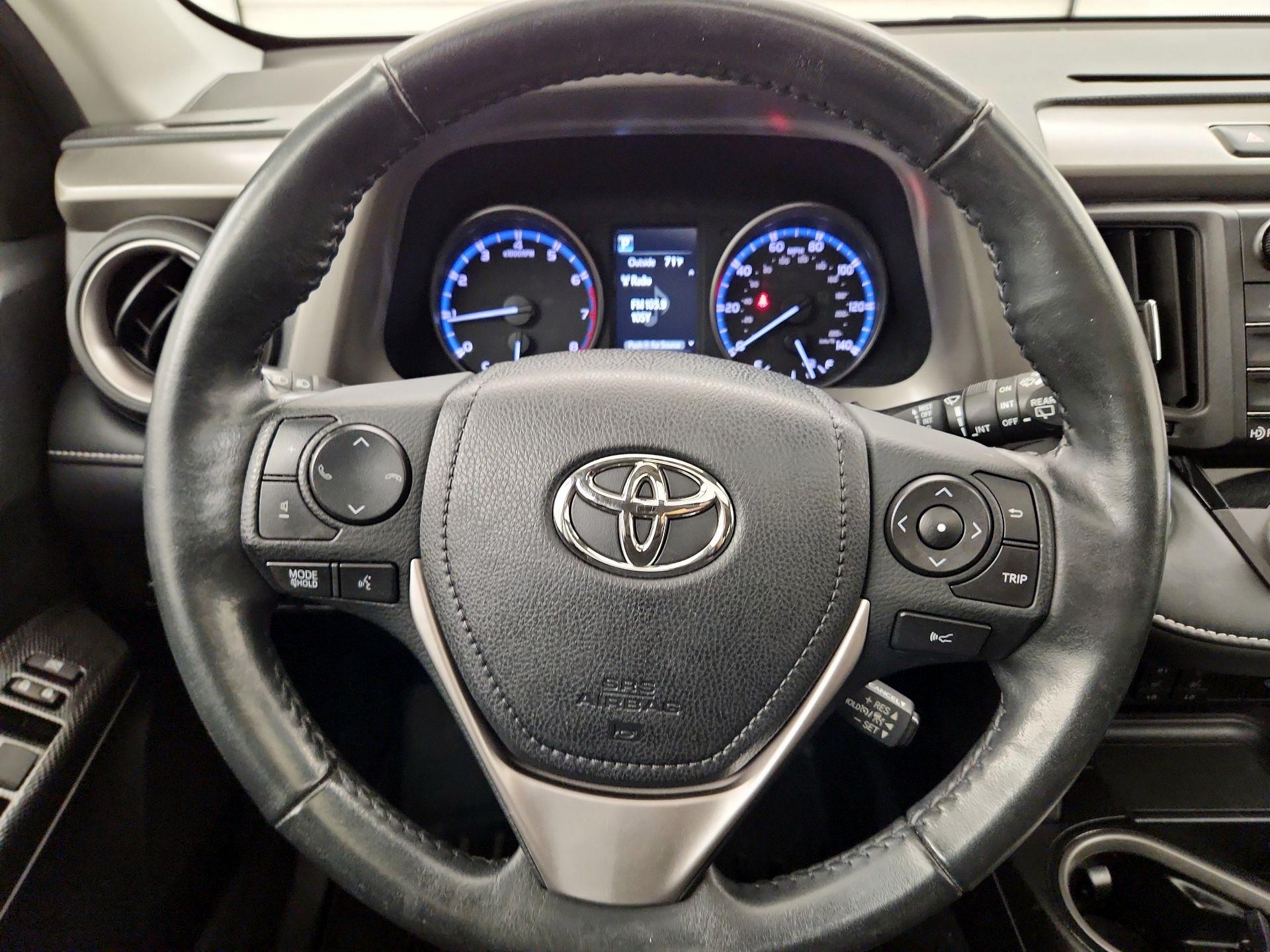 Thumbnail: 2018 Toyota RAV4 - 10