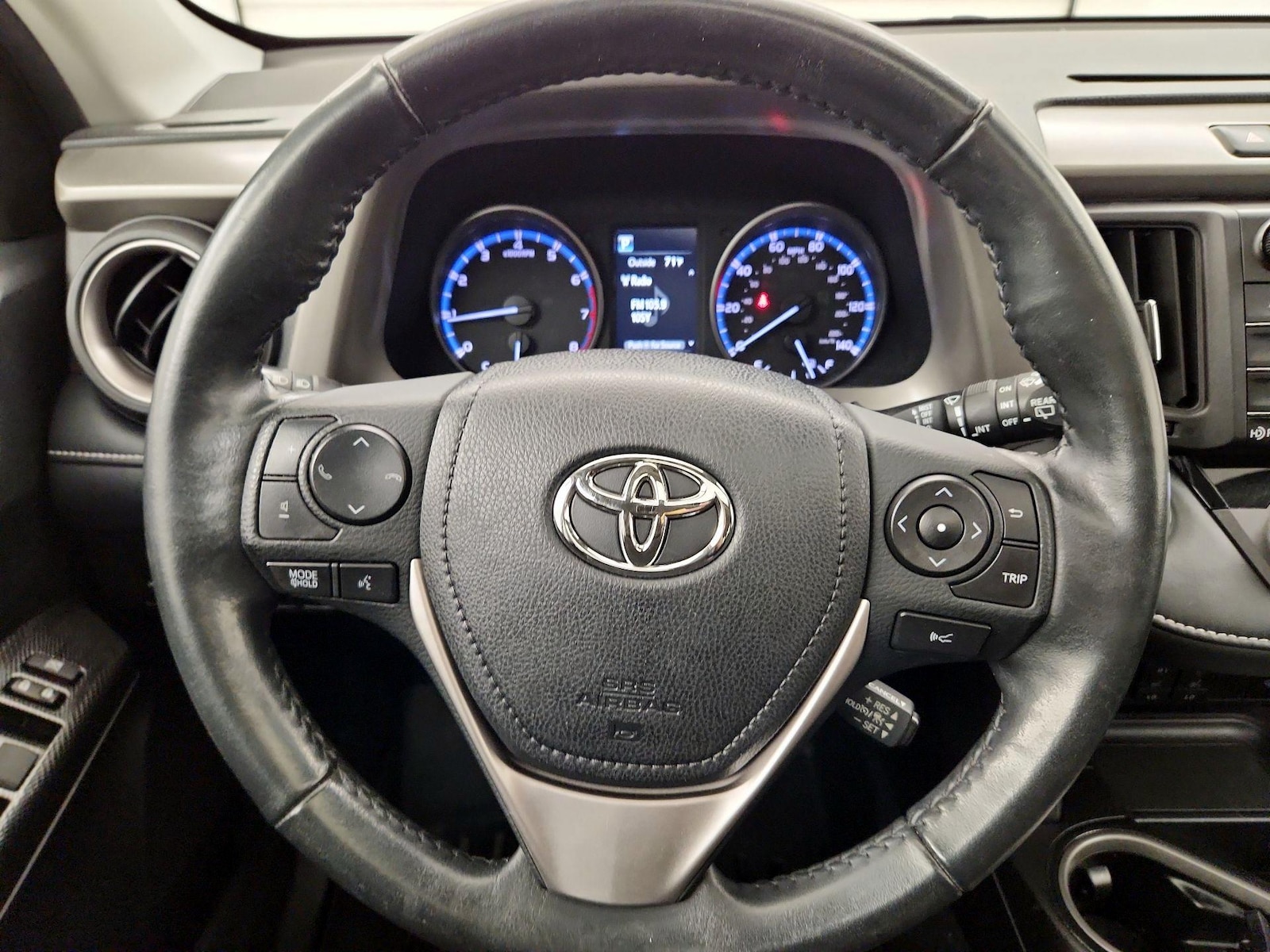 2018 Toyota RAV4 Adventure - Photo 11