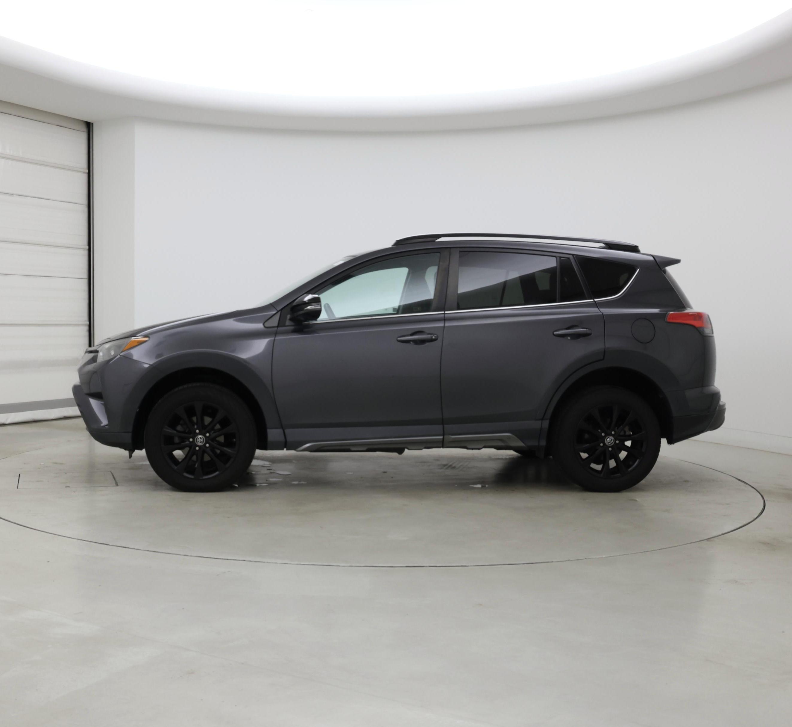 Thumbnail: 2018 Toyota RAV4 - 3