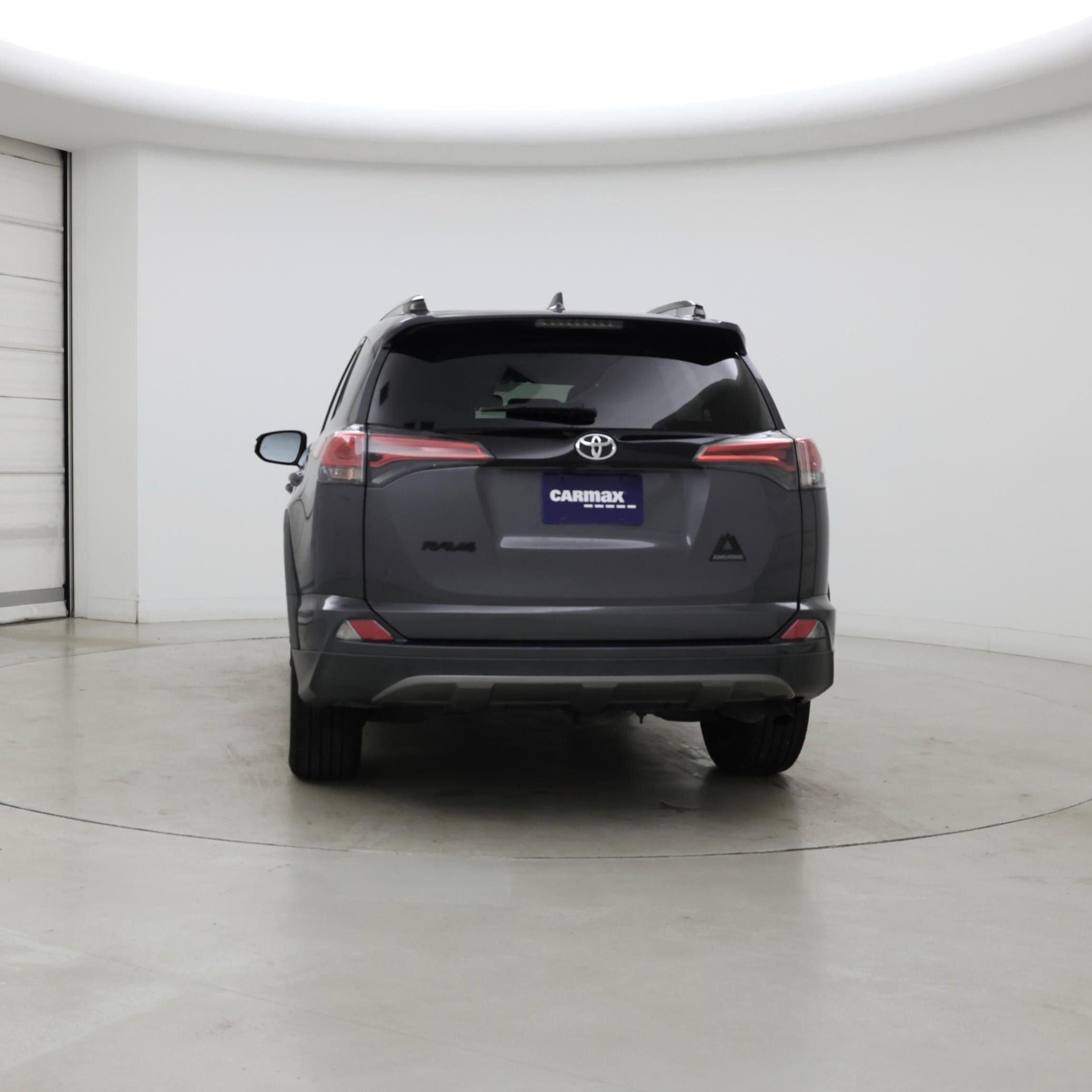 Thumbnail: 2018 Toyota RAV4 - 6