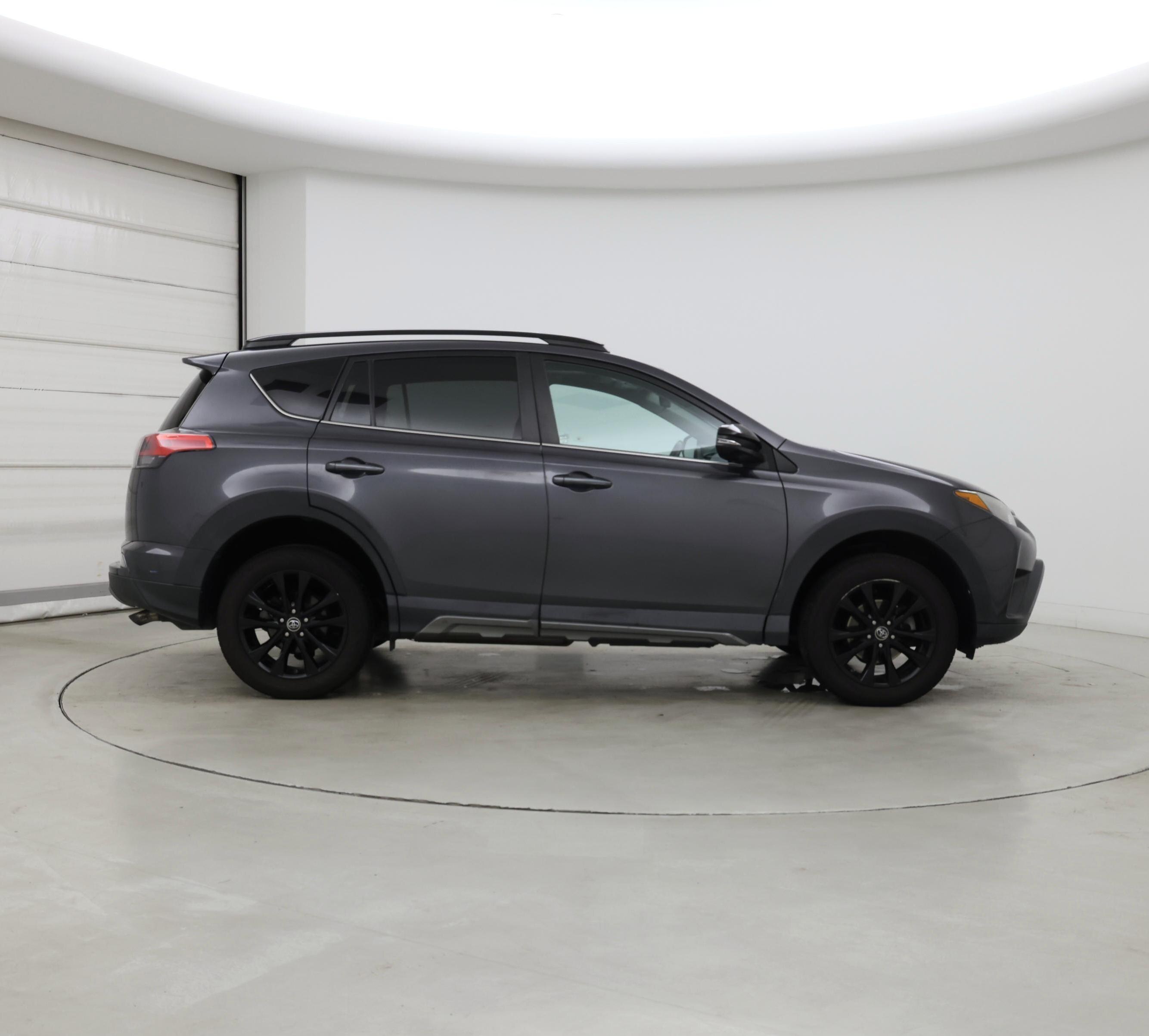 Thumbnail: 2018 Toyota RAV4 - 7