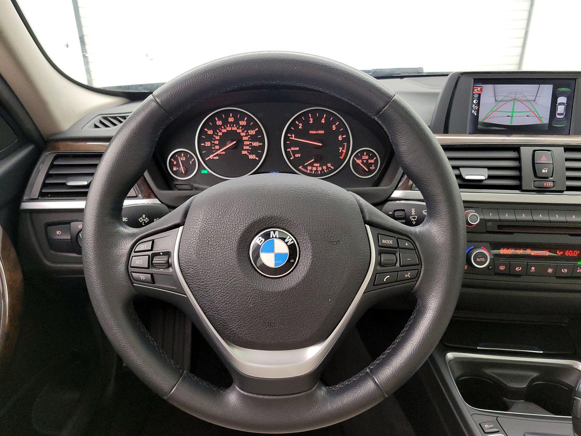 Thumbnail: 2015 BMW 3 Series - 10