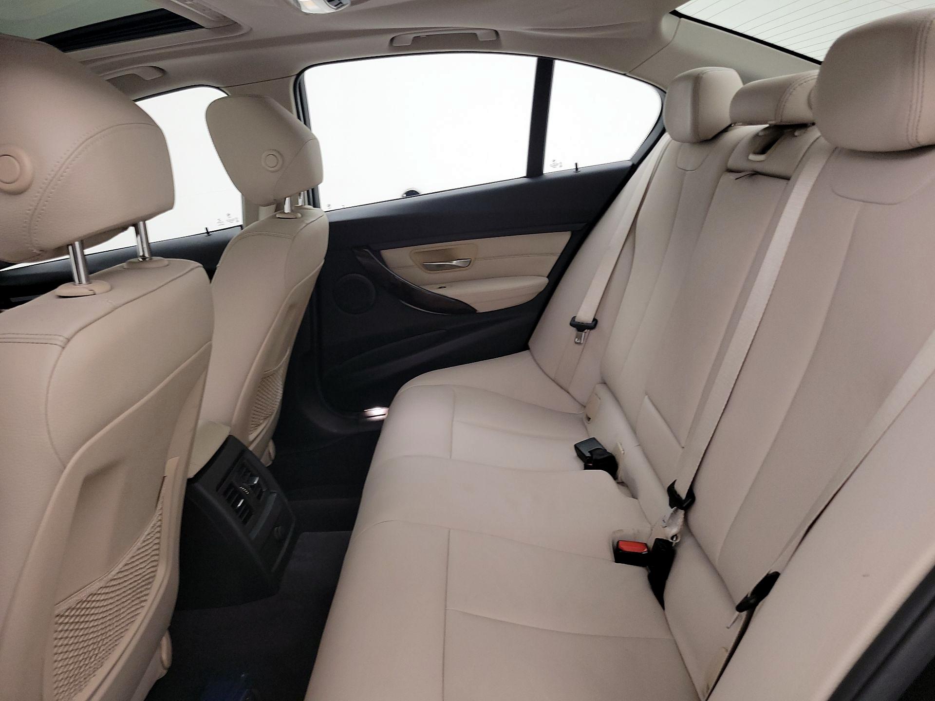 Thumbnail: 2015 BMW 3 Series - 20