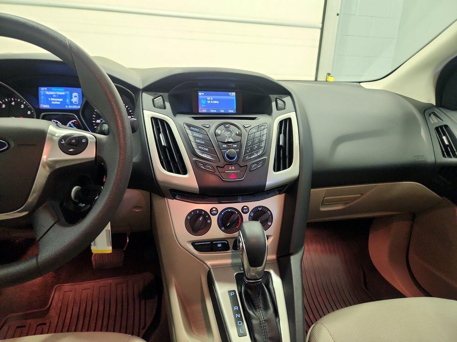 2014 Ford Focus SE - Photo 10