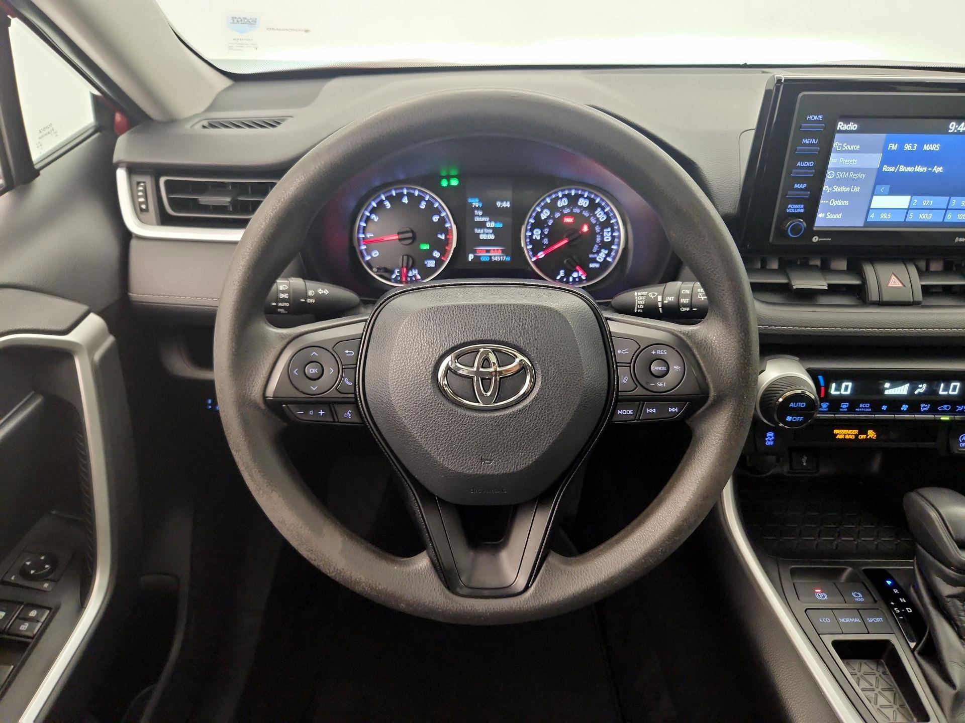 Thumbnail: 2020 Toyota RAV4 - 10