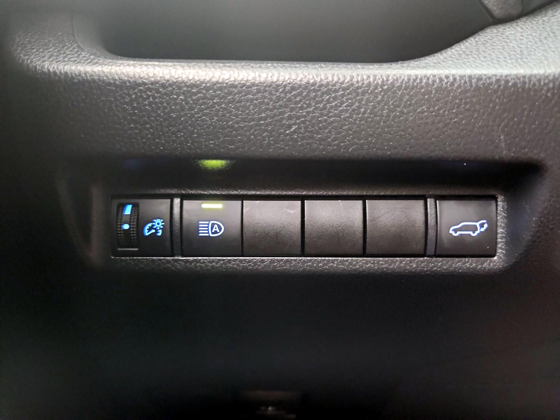 Thumbnail: 2020 Toyota RAV4 - 13