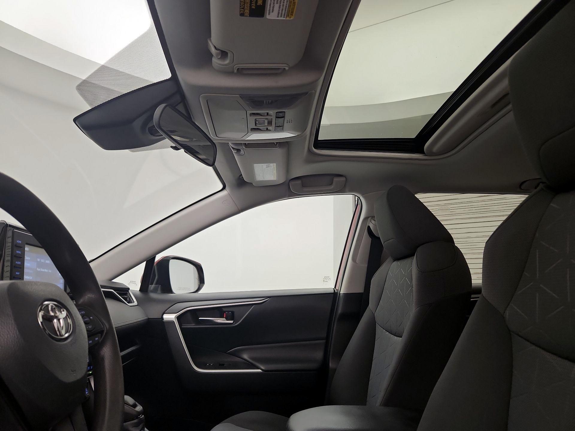 Thumbnail: 2020 Toyota RAV4 - 20