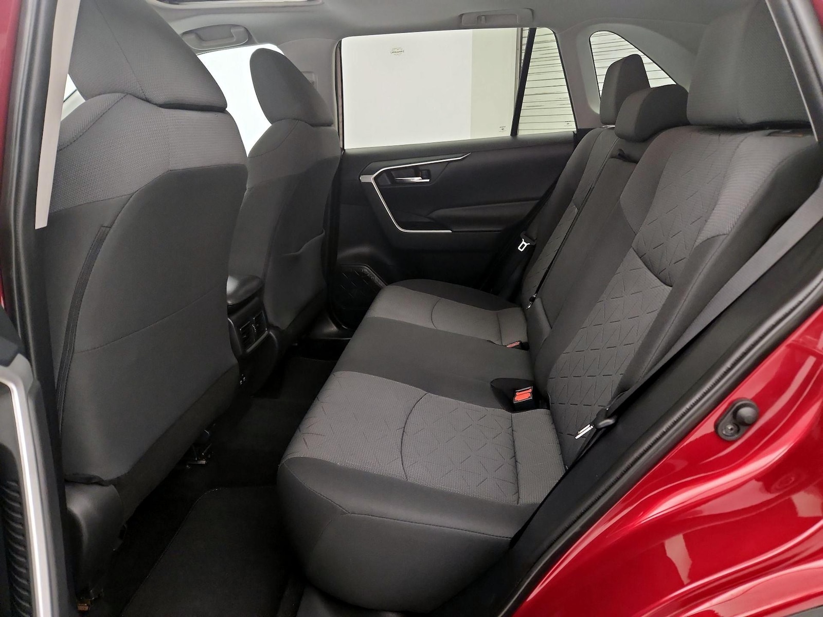 2020 Toyota RAV4 XLE - Photo 22