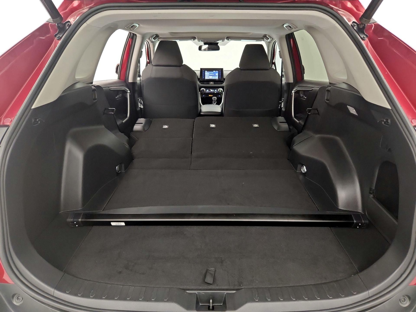 2020 Toyota RAV4 XLE - Photo 24