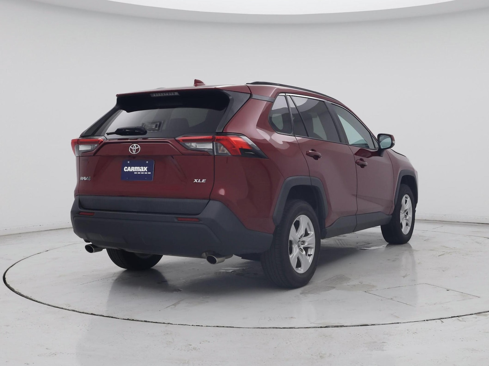2020 Toyota RAV4 XLE - Photo 9