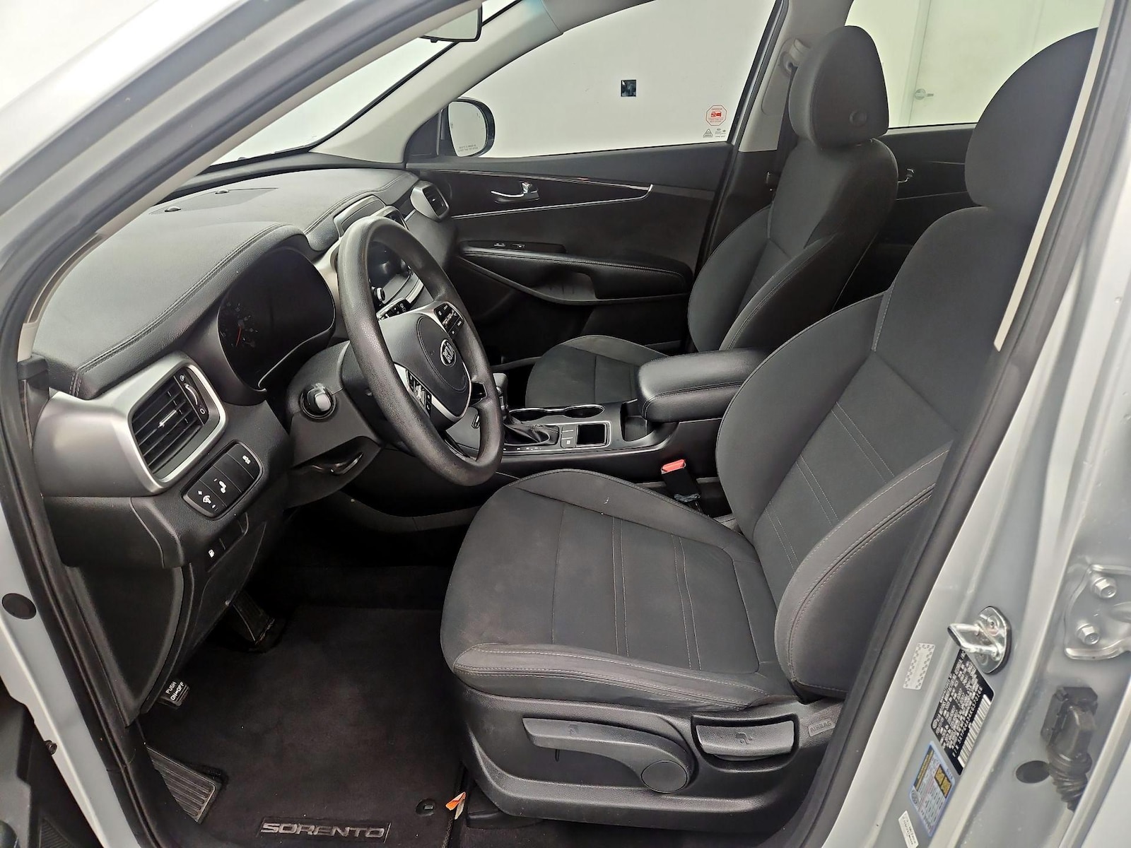 2019 Kia Sorento LX - Photo 12