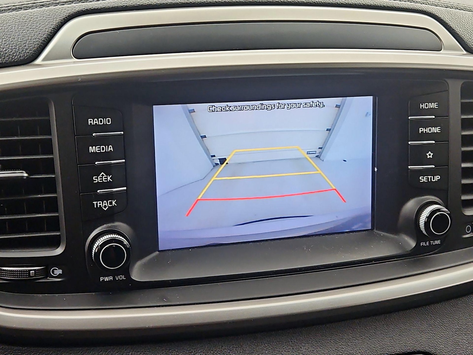 2019 Kia Sorento LX - Photo 15