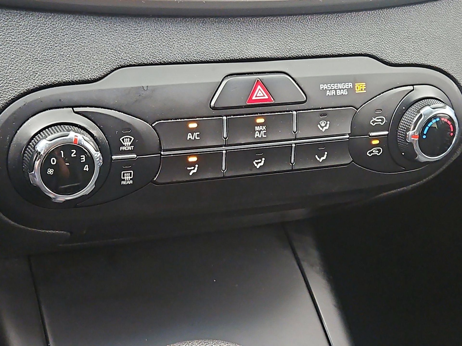 2019 Kia Sorento LX - Photo 17