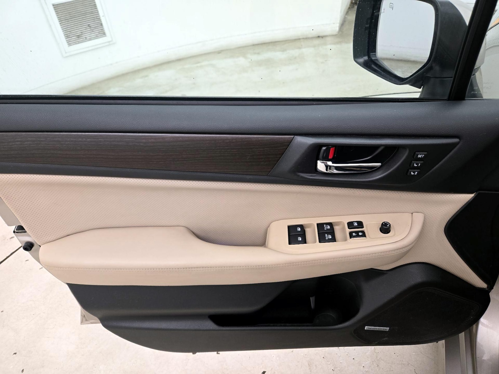 2015 Subaru Legacy 3.6R Limited - Photo 13