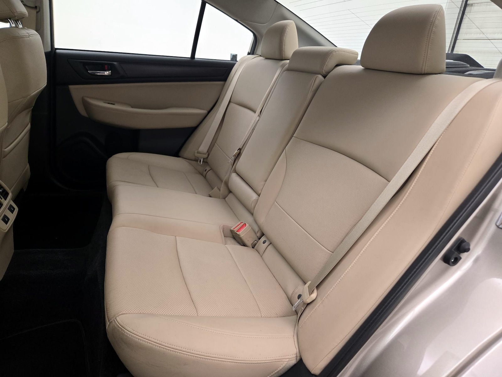 2015 Subaru Legacy 3.6R Limited - Photo 22