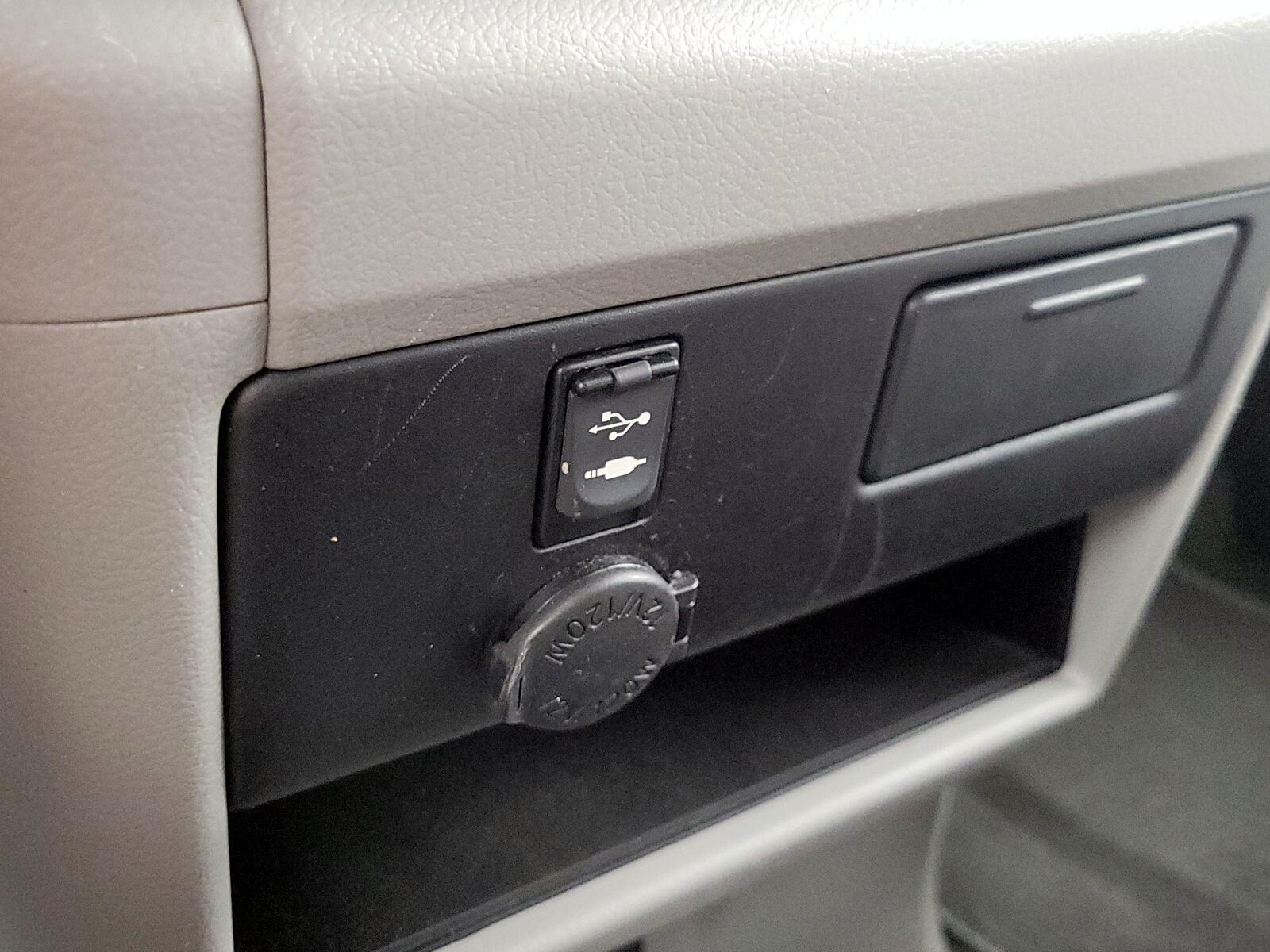 2015 Toyota Sienna LE, photo 19
