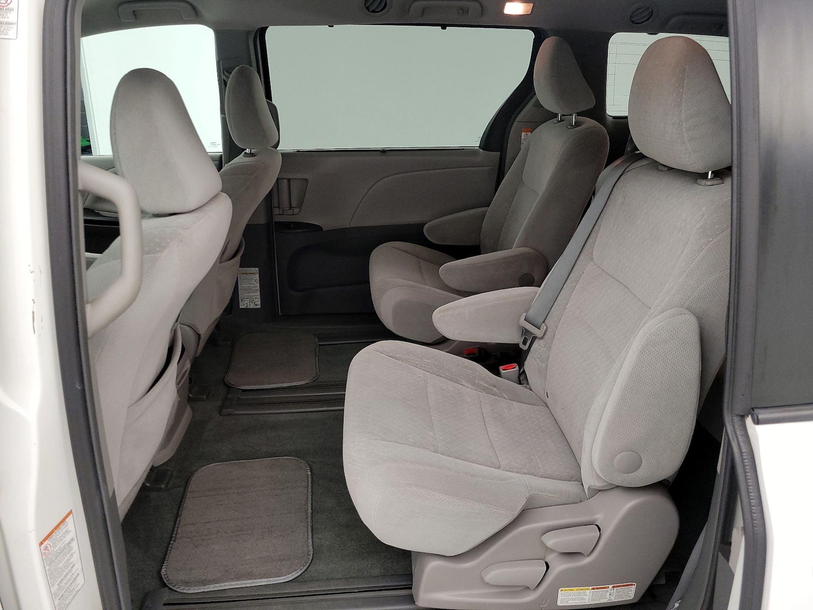 2015 Toyota Sienna LE, photo 20