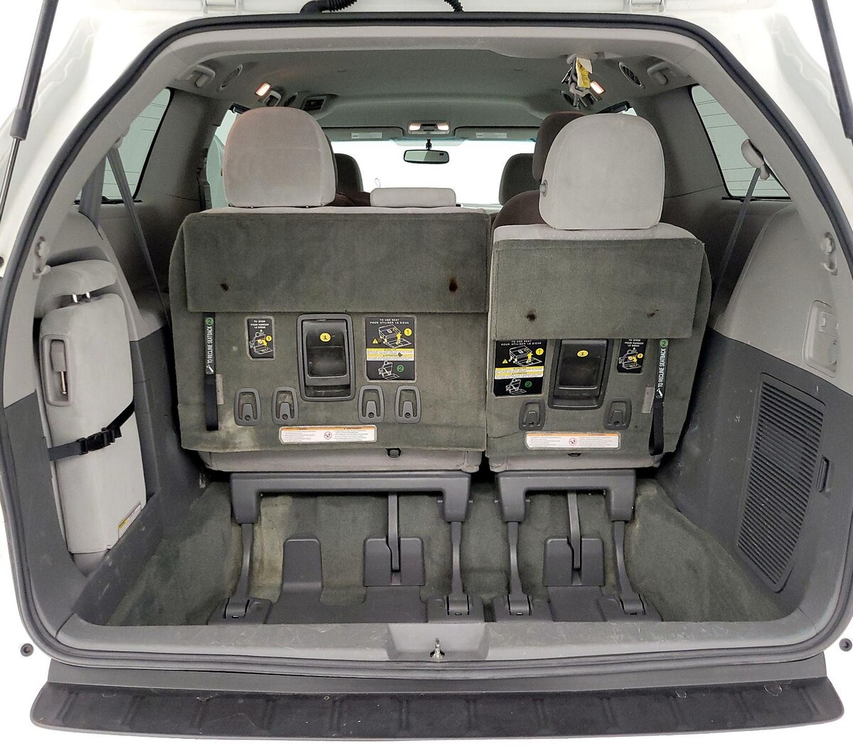 Trunk/Cargo (Seats Up)