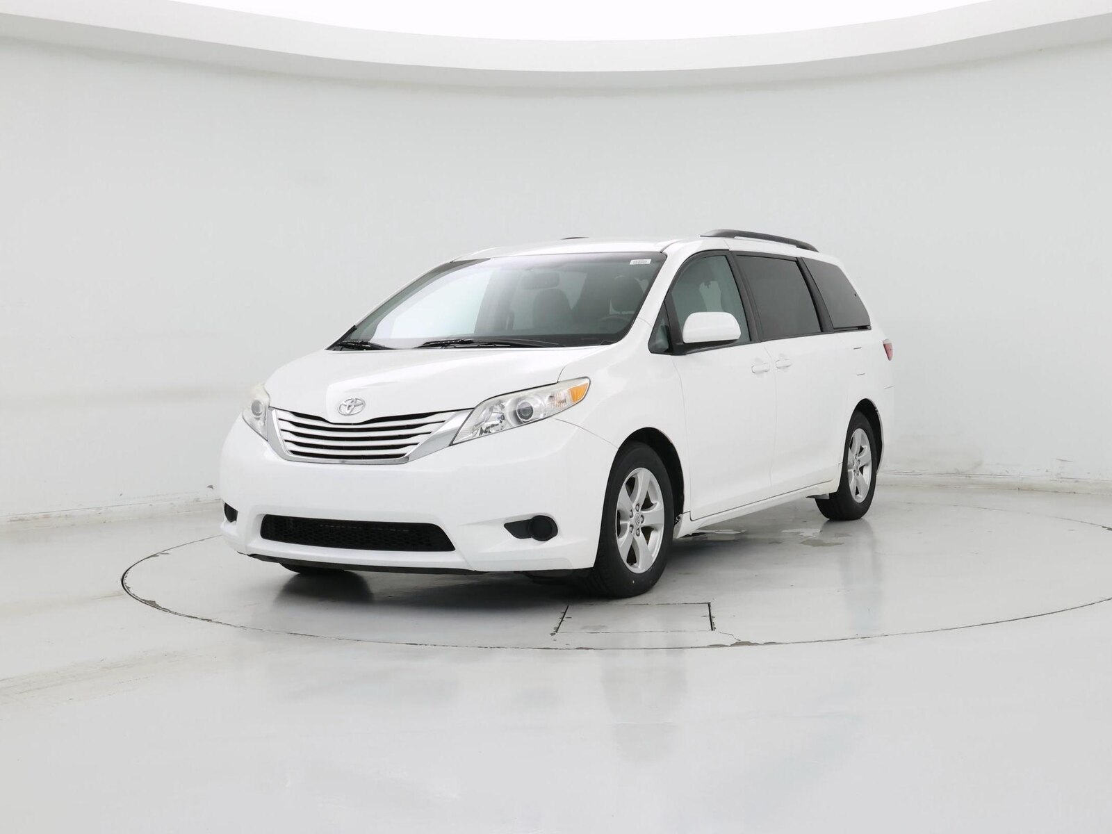 2015 Toyota Sienna LE, photo 5