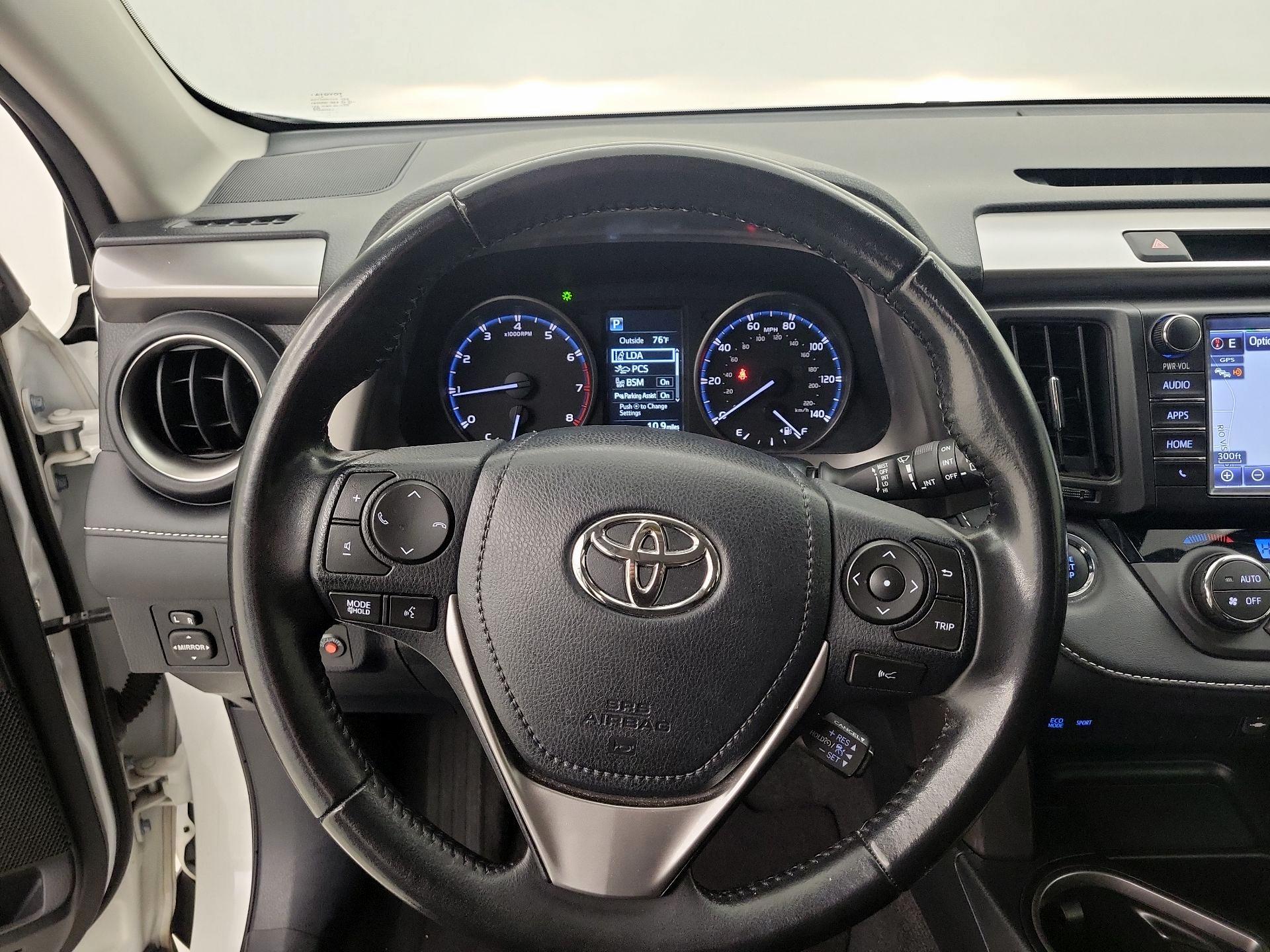 Thumbnail: 2017 Toyota RAV4 - 10