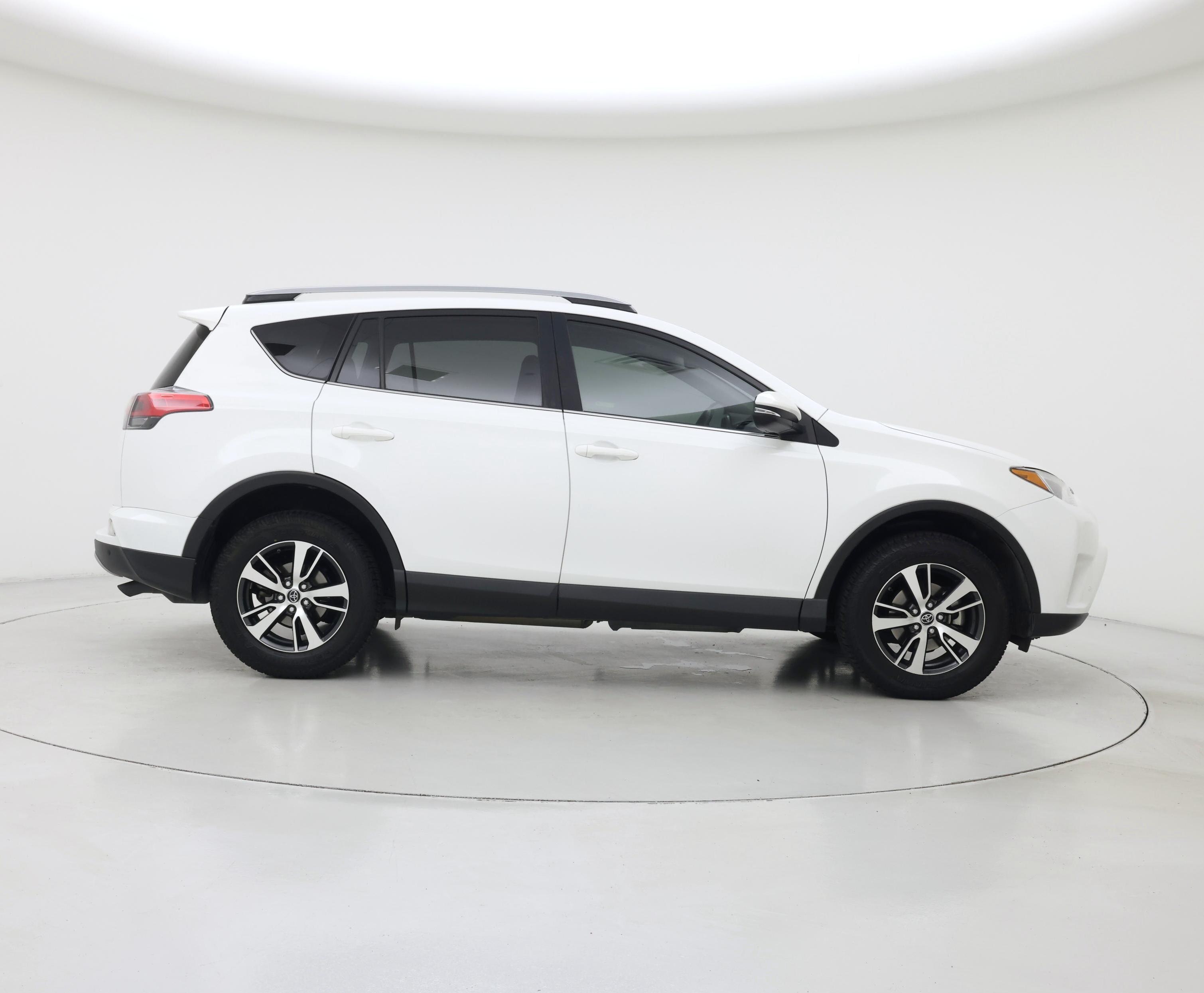 Thumbnail: 2017 Toyota RAV4 - 7