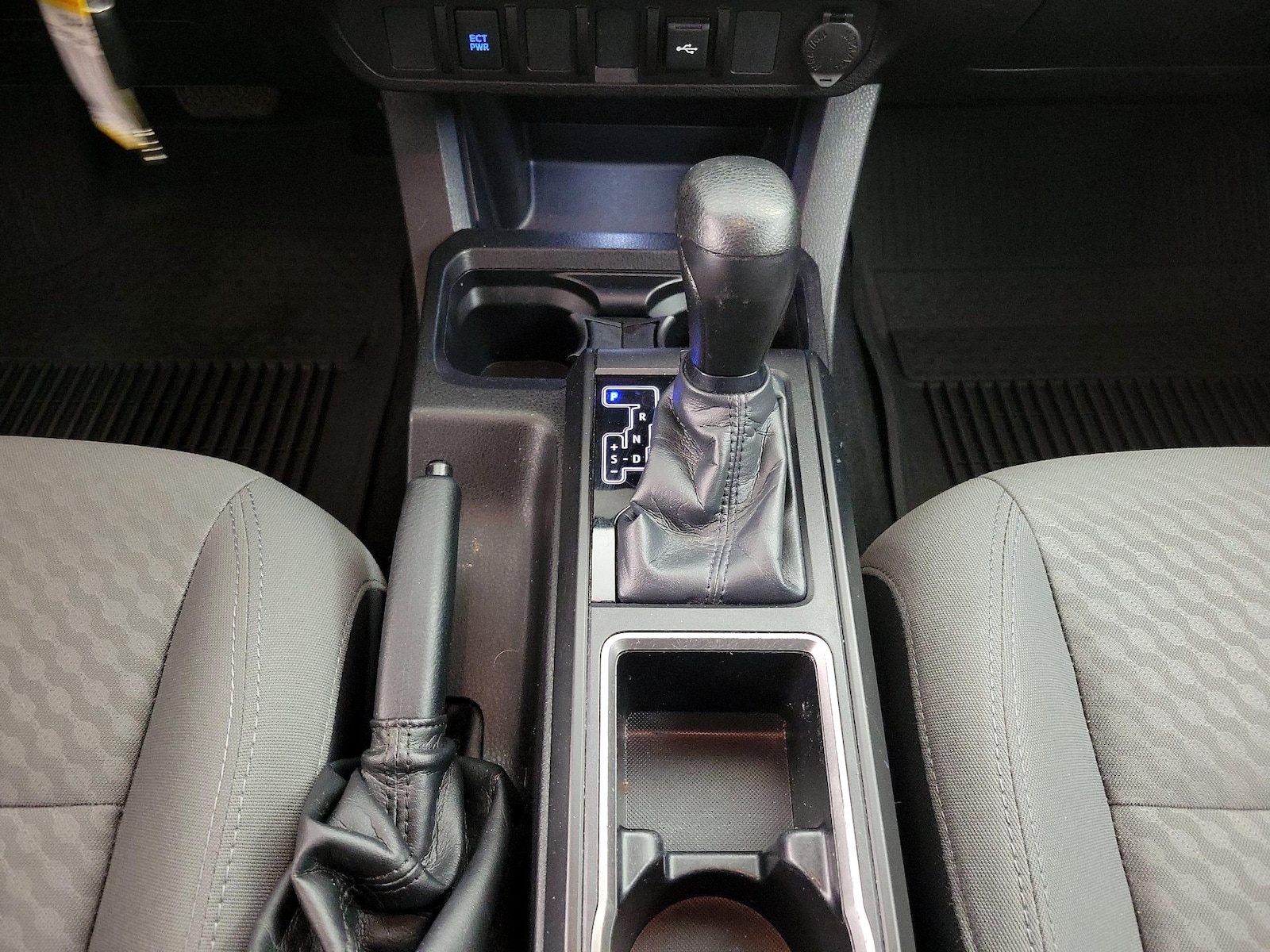 2023 Toyota Tacoma SR - Photo 18
