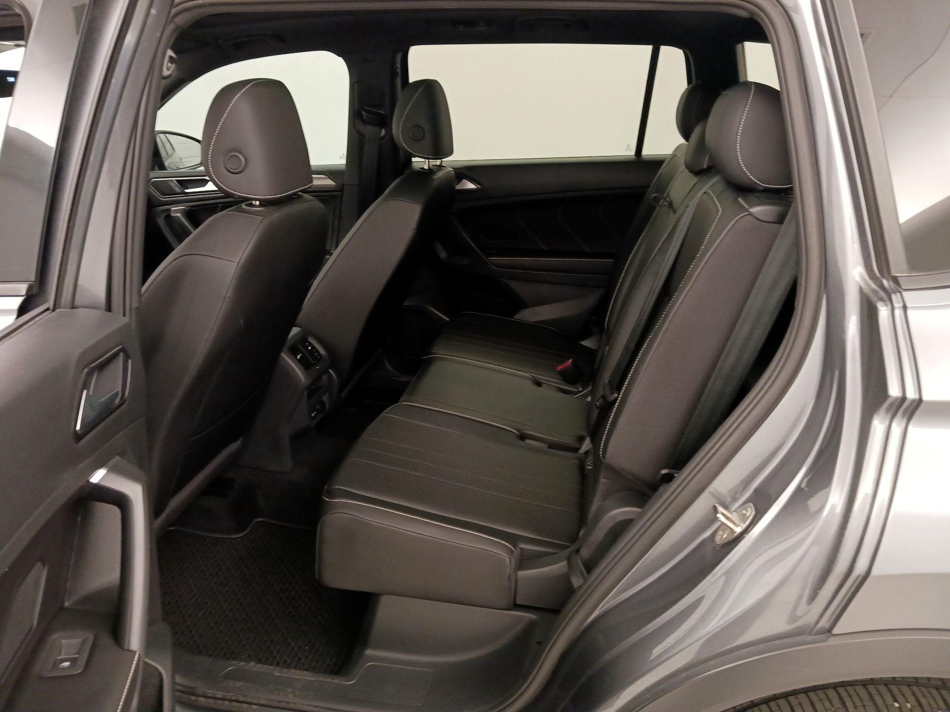 Thumbnail: 2023 Volkswagen Tiguan - 20
