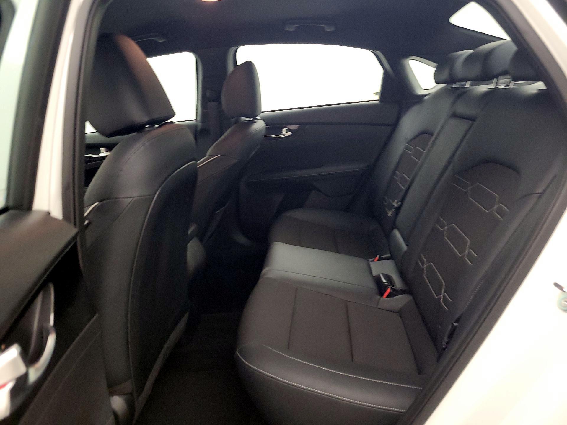 Thumbnail: 2023 Kia Forte - 19