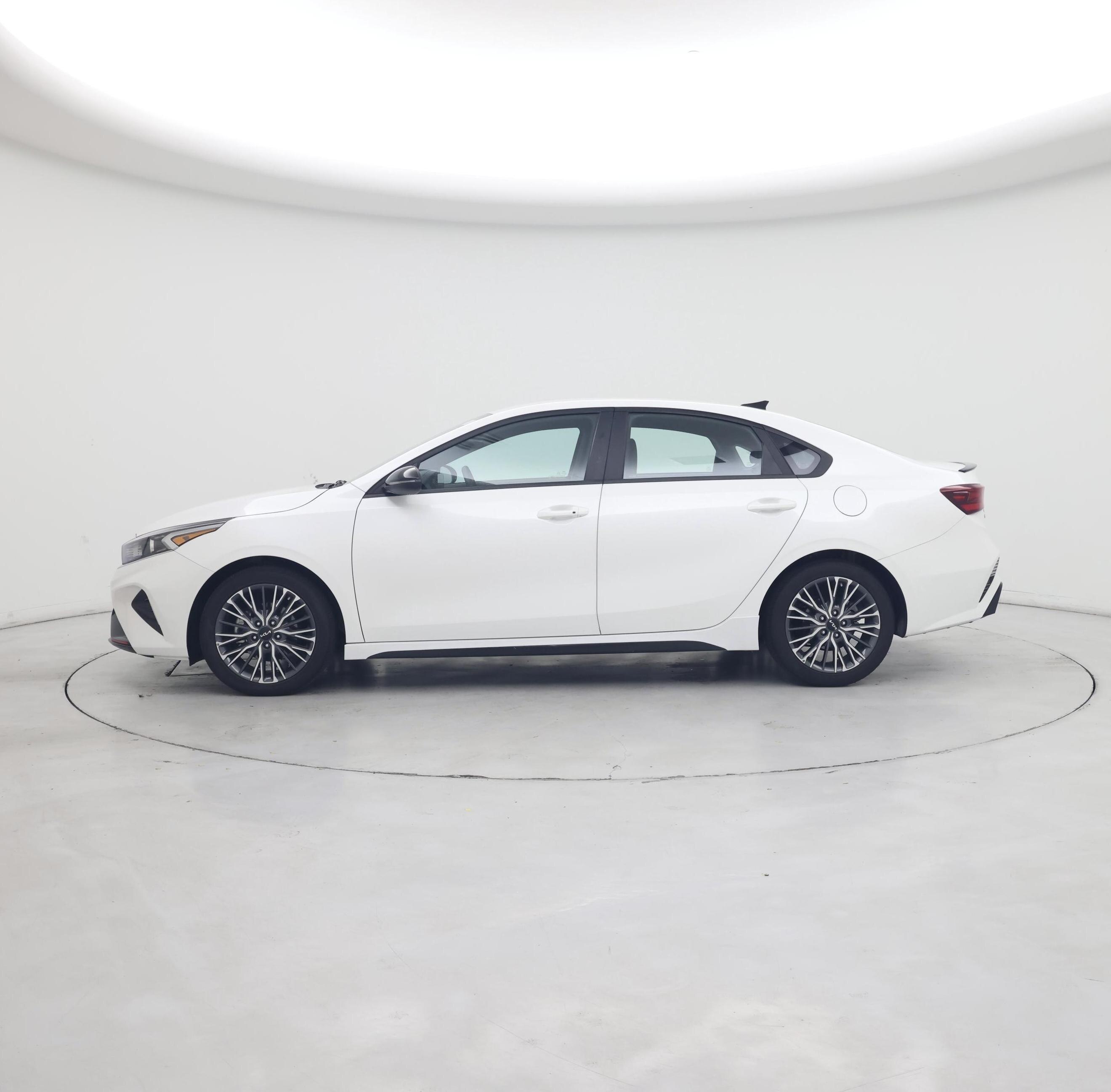 Thumbnail: 2023 Kia Forte - 3