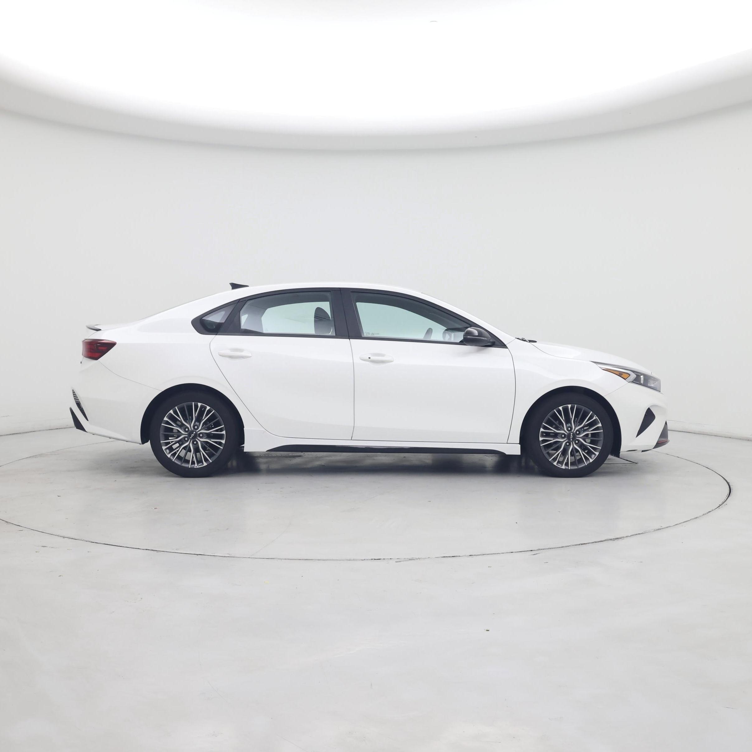 Thumbnail: 2023 Kia Forte - 7