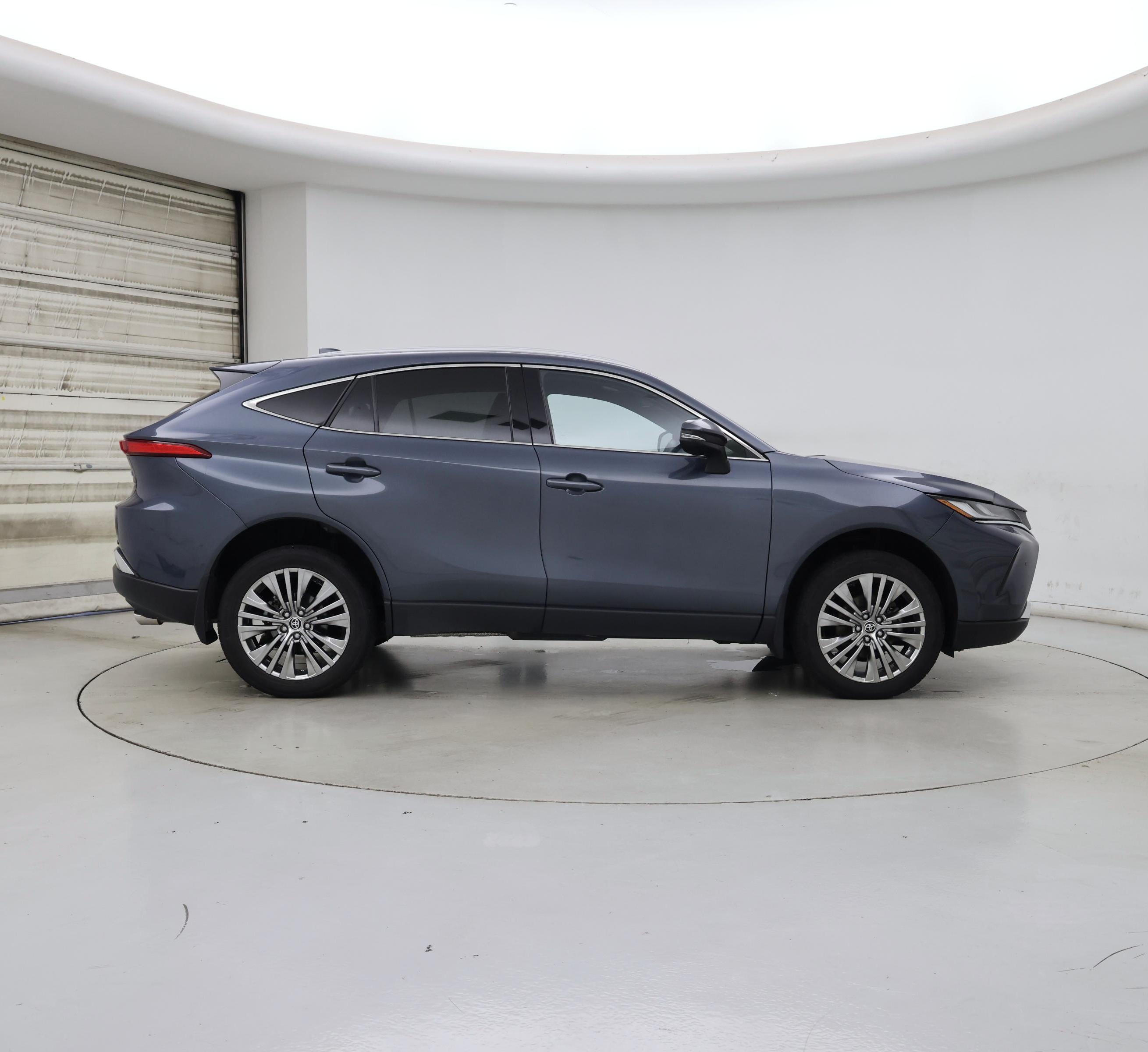 Thumbnail: 2023 Toyota Venza - 7
