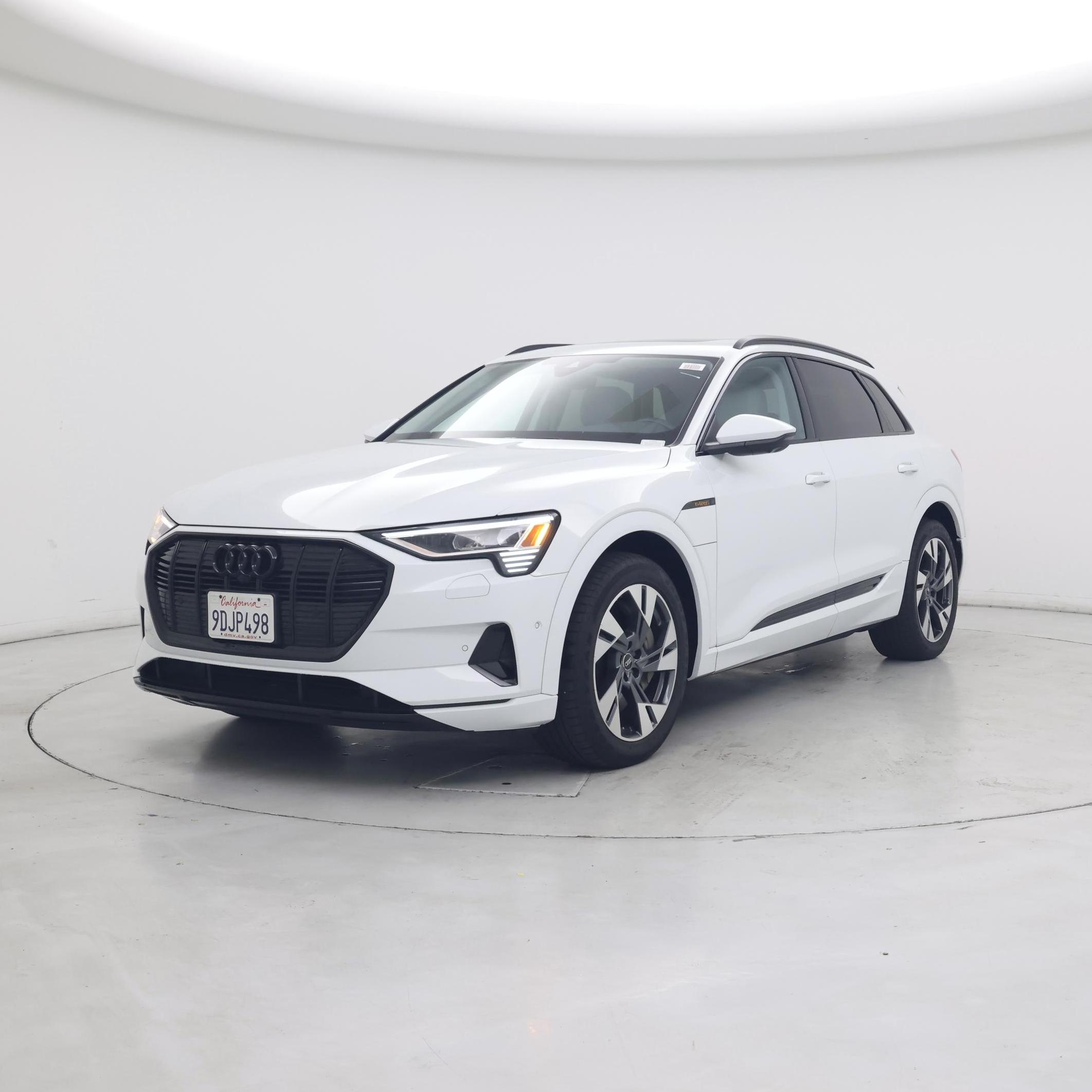 Thumbnail: 2023 Audi e-tron - 4