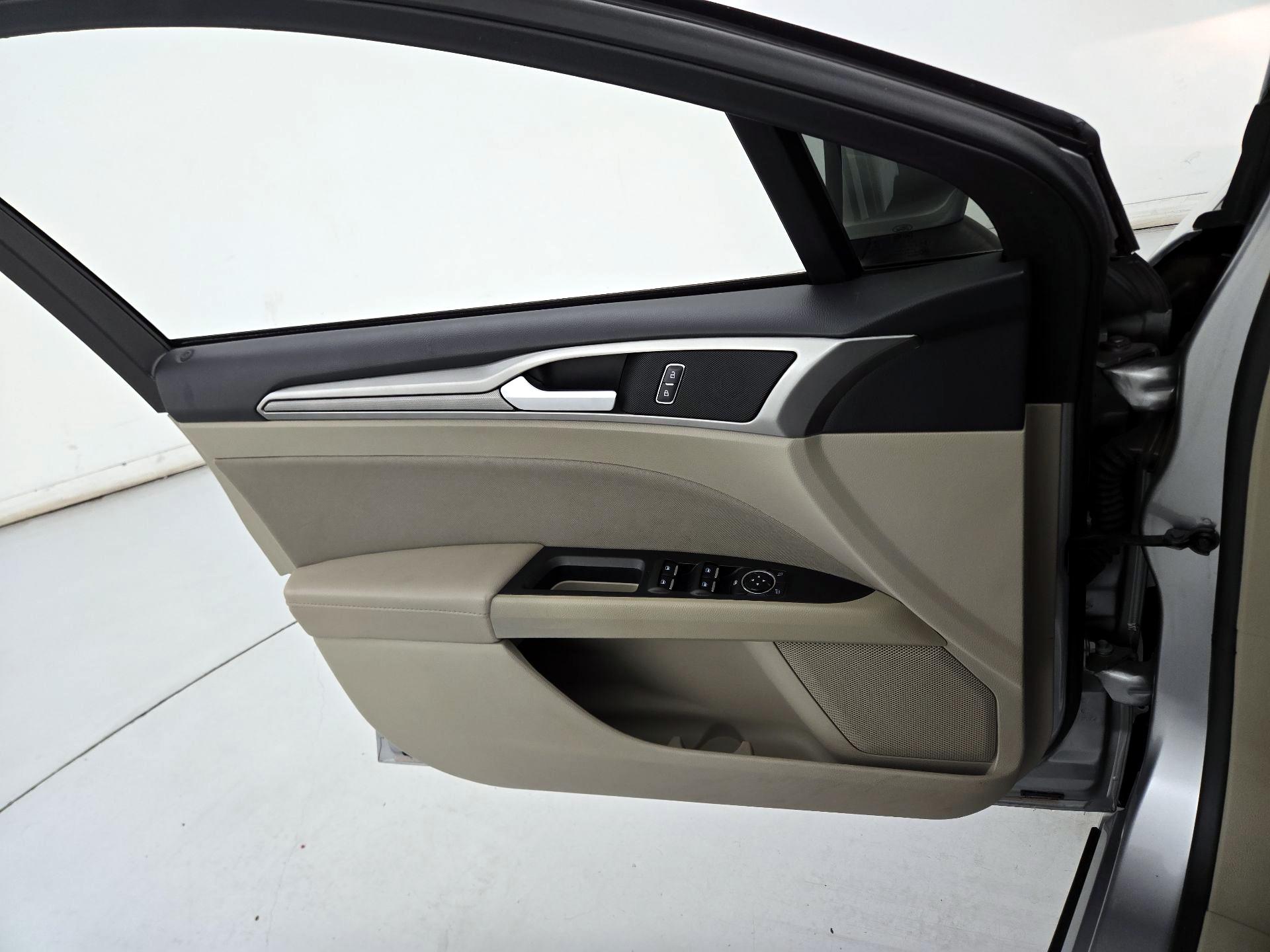 Thumbnail: 2020 Ford Fusion - 12