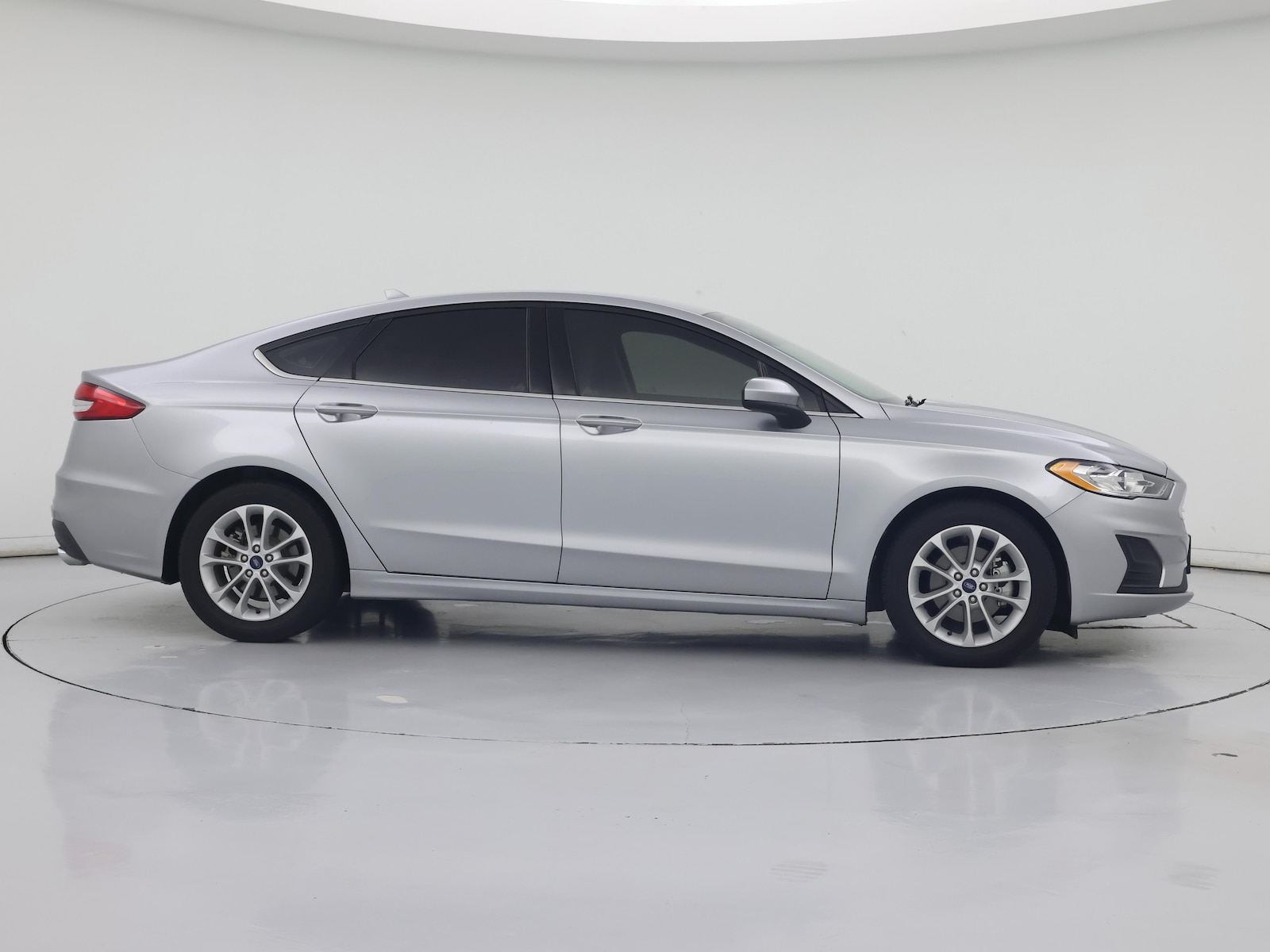 2020 Ford Fusion SE - Photo 8